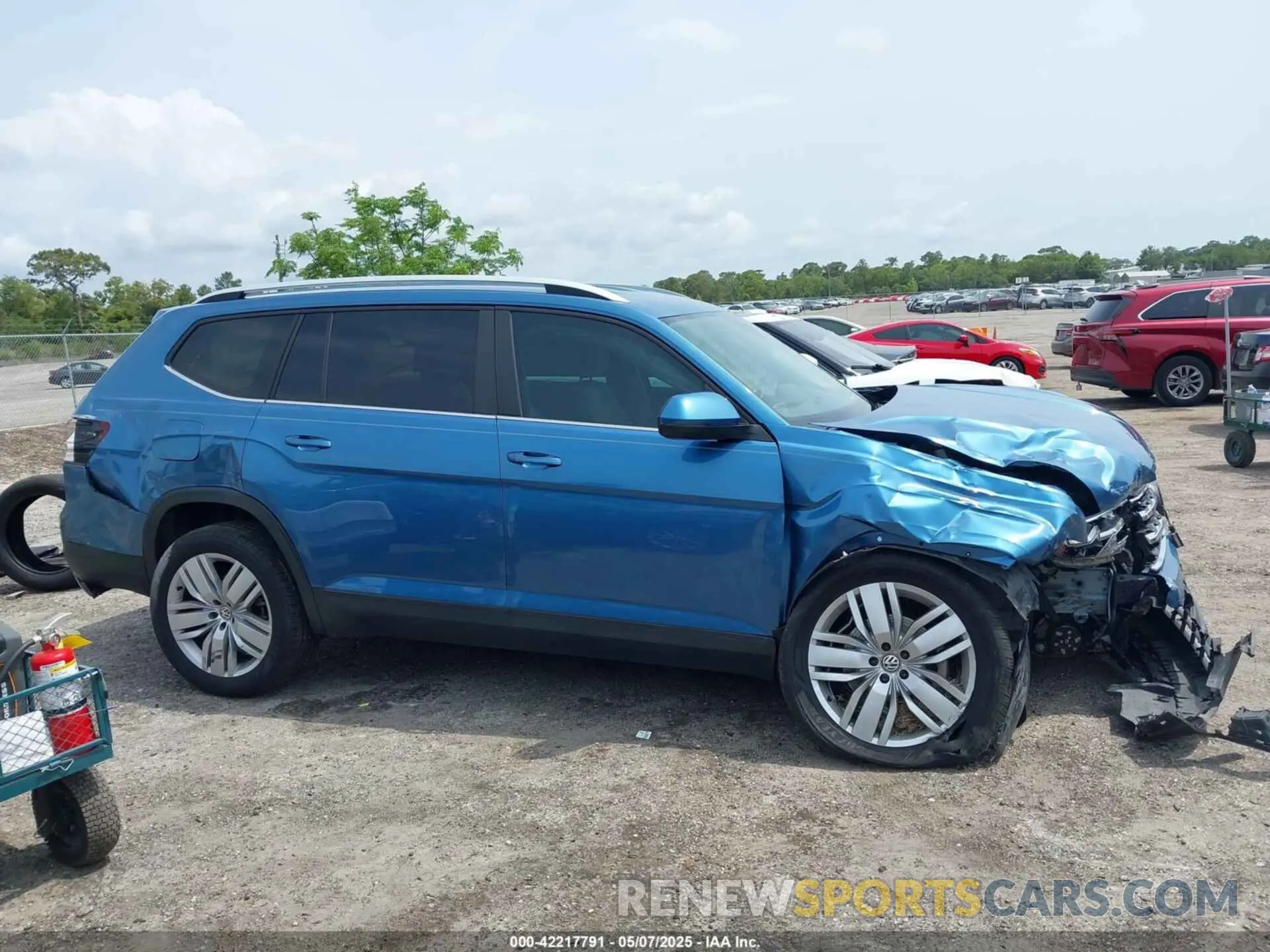 12 Photograph of a damaged car 1V2WR2CA5KC524650 VOLKSWAGEN ATLAS 2019