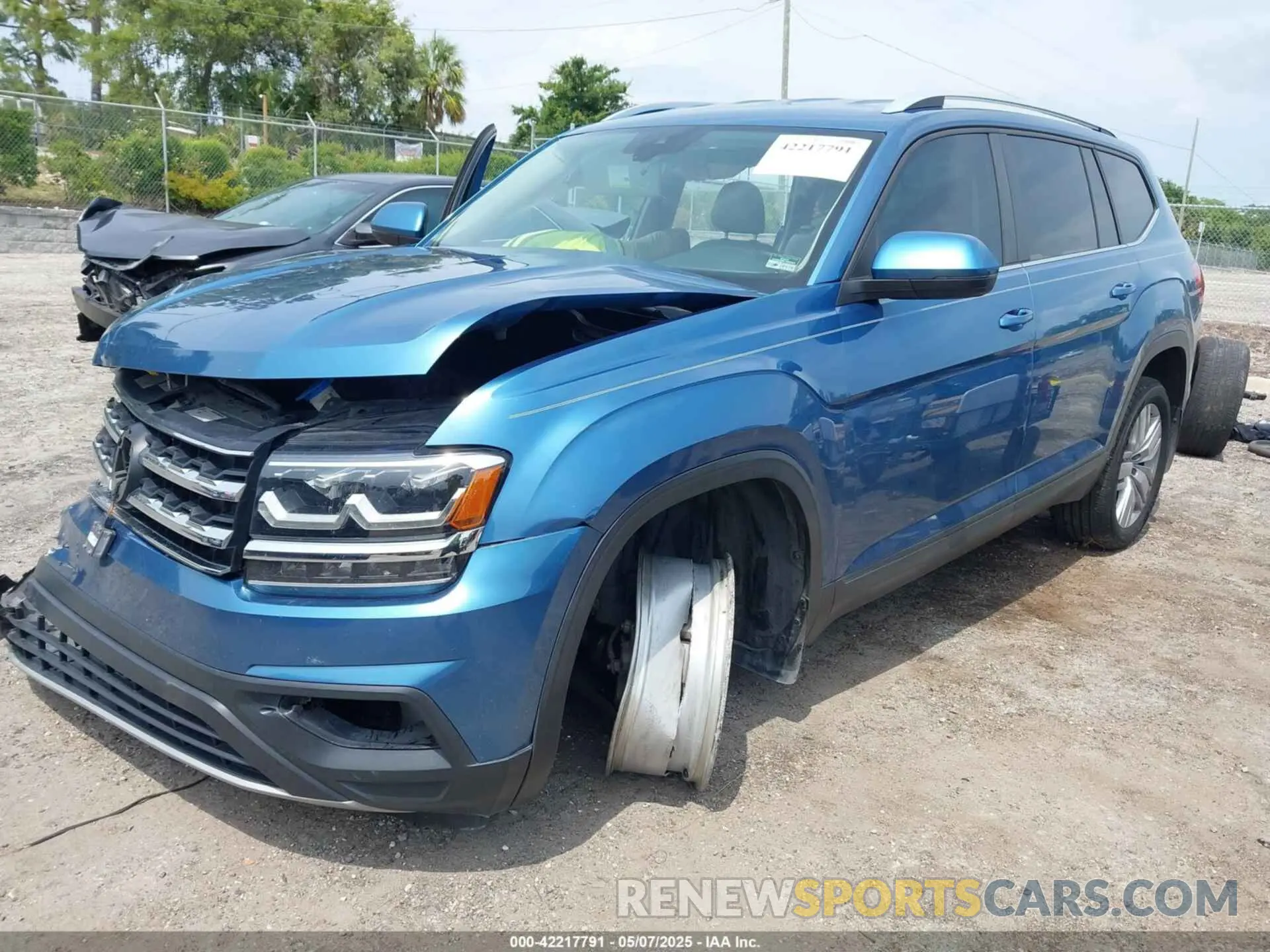 2 Photograph of a damaged car 1V2WR2CA5KC524650 VOLKSWAGEN ATLAS 2019