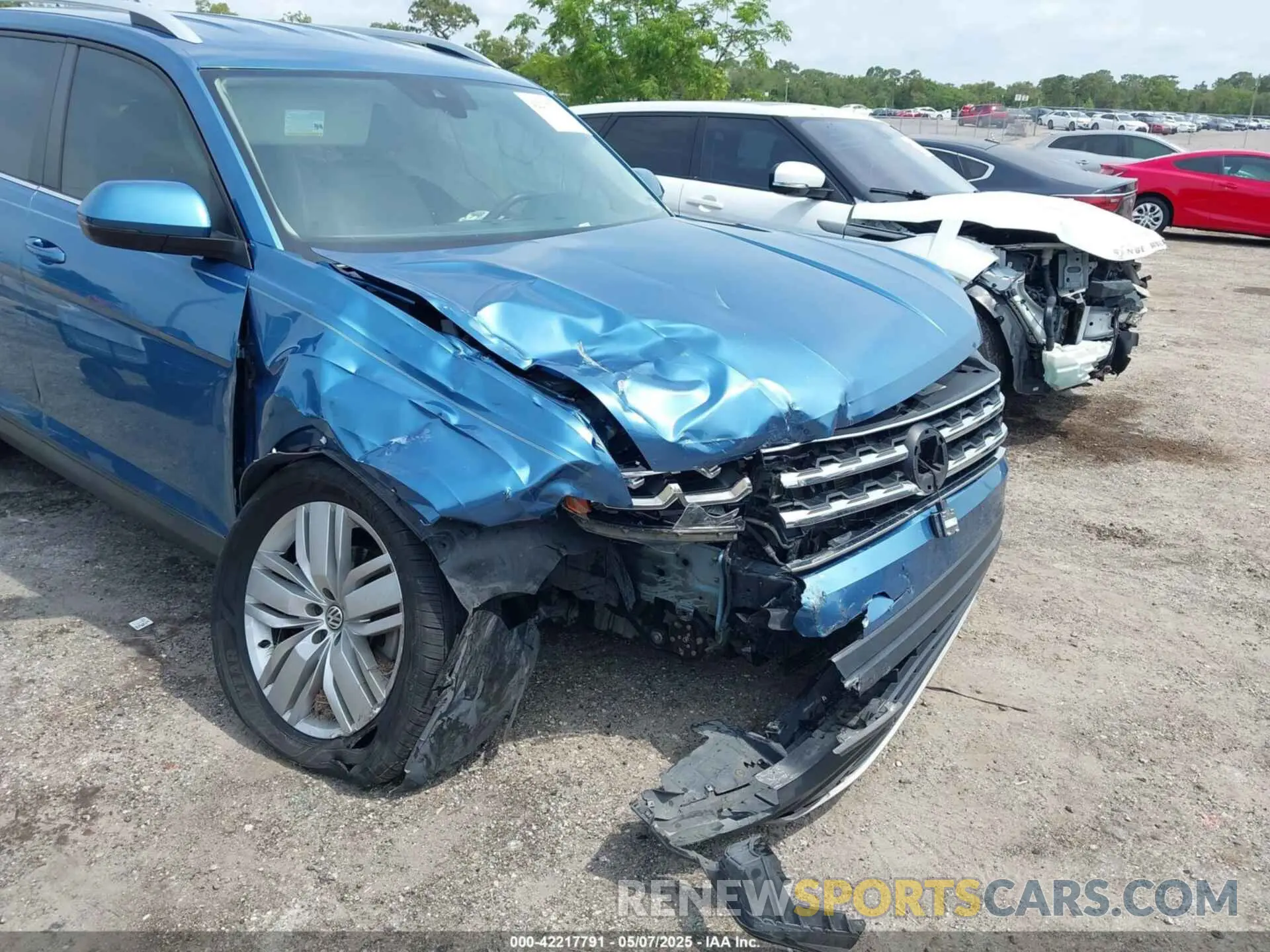 6 Photograph of a damaged car 1V2WR2CA5KC524650 VOLKSWAGEN ATLAS 2019