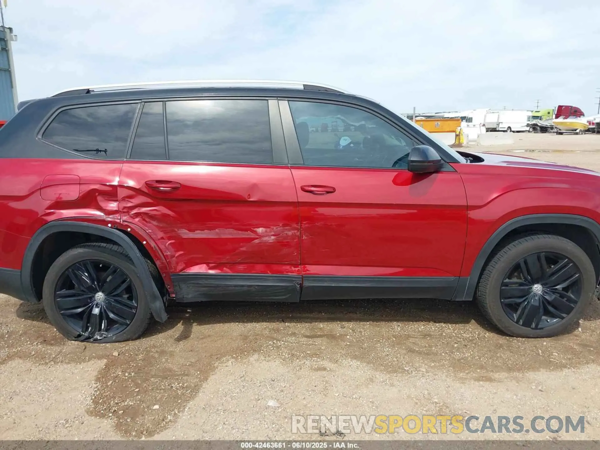 12 Photograph of a damaged car 1V2WR2CA5KC590468 VOLKSWAGEN ATLAS 2019