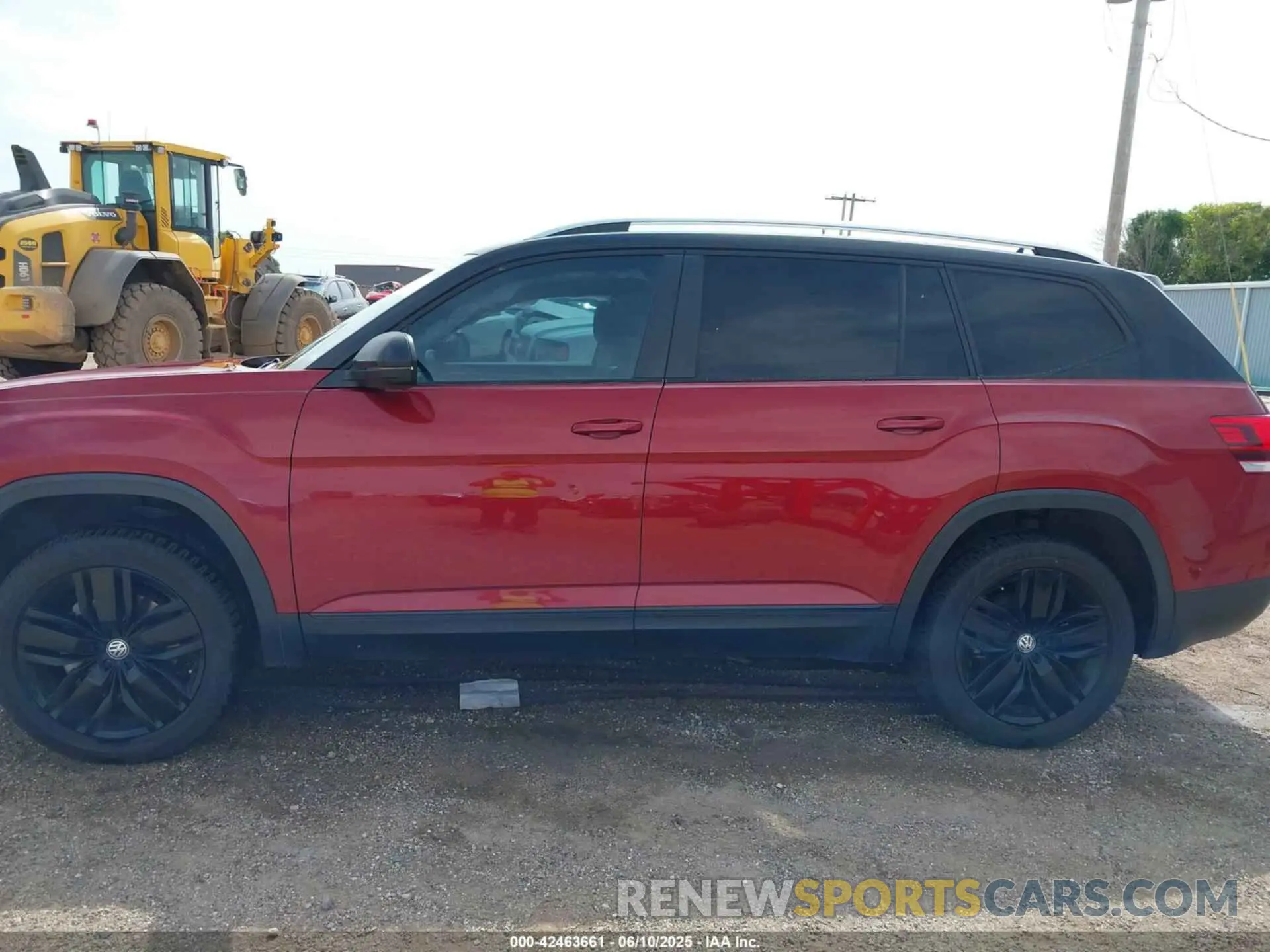 13 Photograph of a damaged car 1V2WR2CA5KC590468 VOLKSWAGEN ATLAS 2019