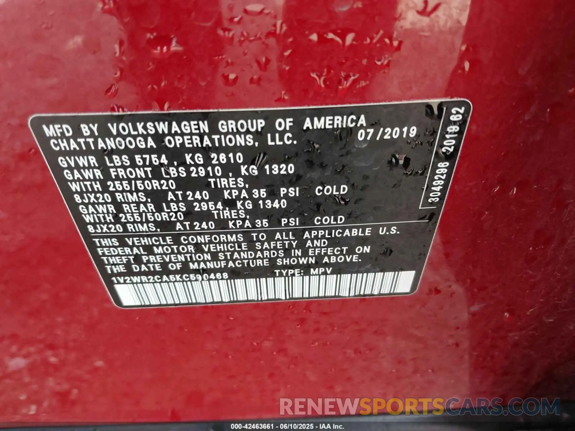 8 Photograph of a damaged car 1V2WR2CA5KC590468 VOLKSWAGEN ATLAS 2019