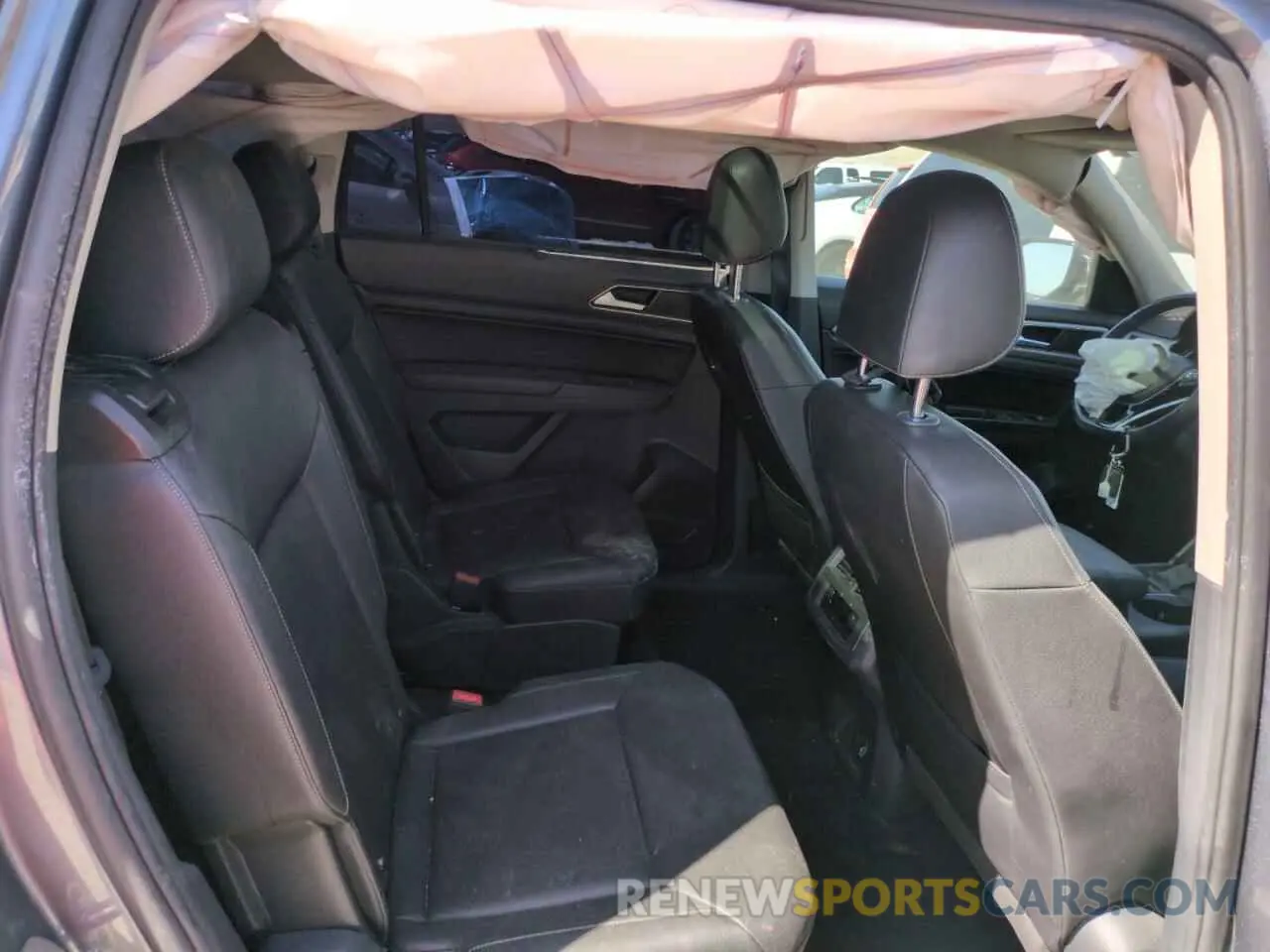 11 Photograph of a damaged car 1V2WR2CA5KC618866 VOLKSWAGEN ATLAS 2019