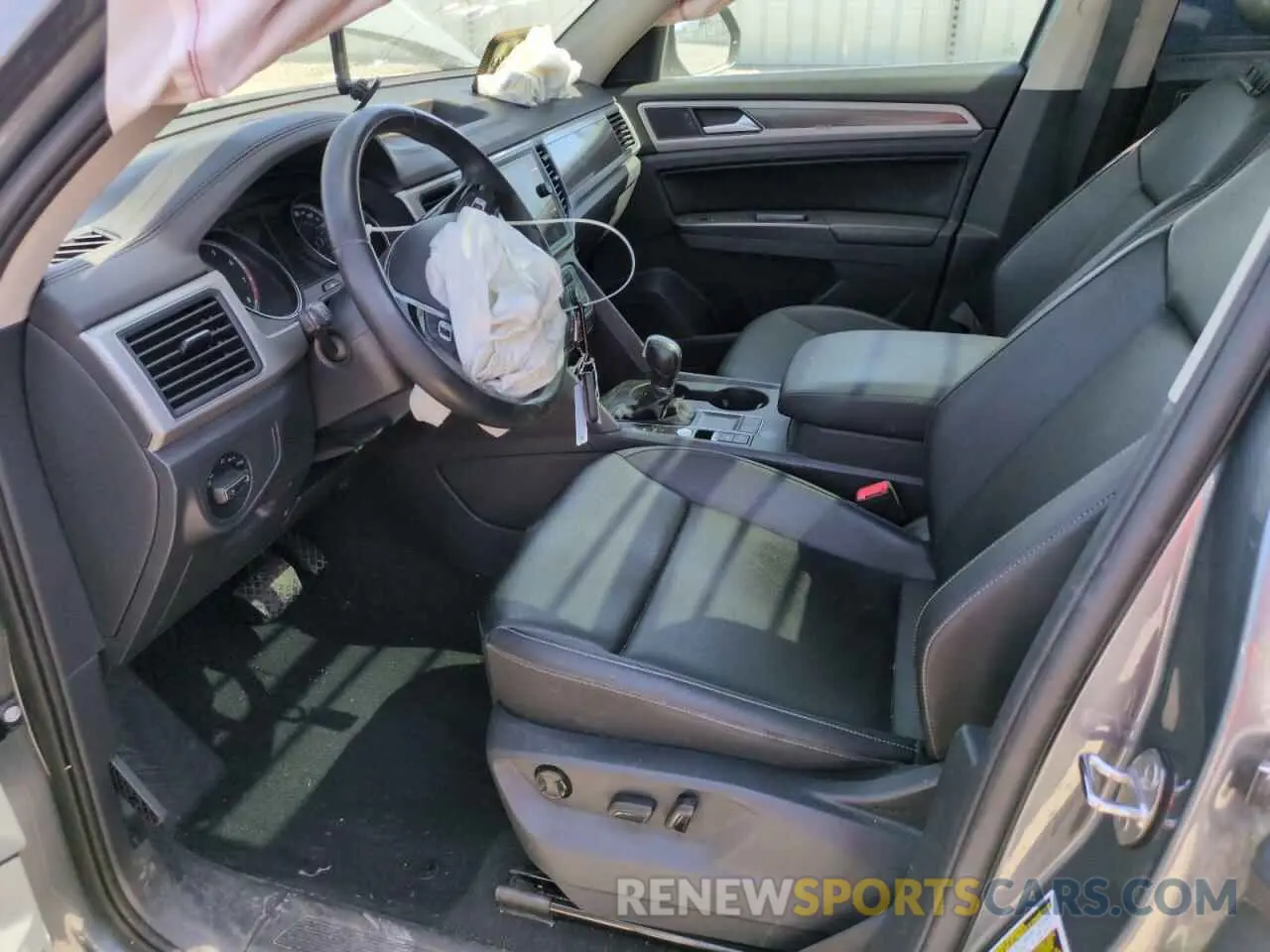 7 Photograph of a damaged car 1V2WR2CA5KC618866 VOLKSWAGEN ATLAS 2019