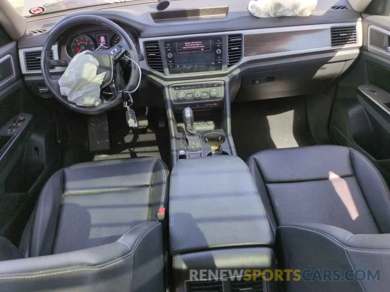 8 Photograph of a damaged car 1V2WR2CA5KC618866 VOLKSWAGEN ATLAS 2019