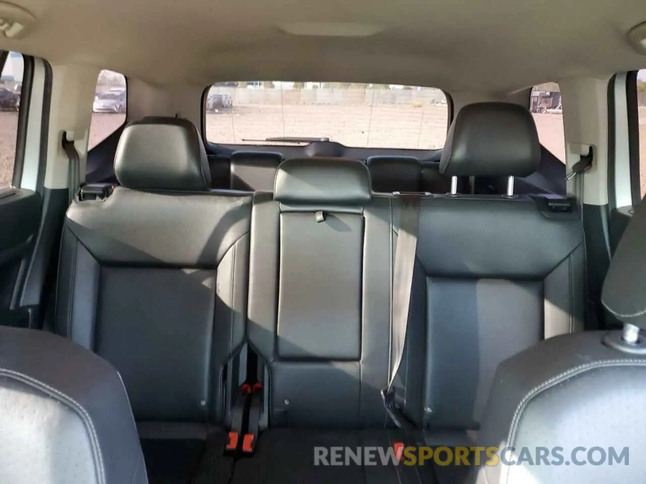 10 Photograph of a damaged car 1V2WR2CA6KC559505 VOLKSWAGEN ATLAS 2019