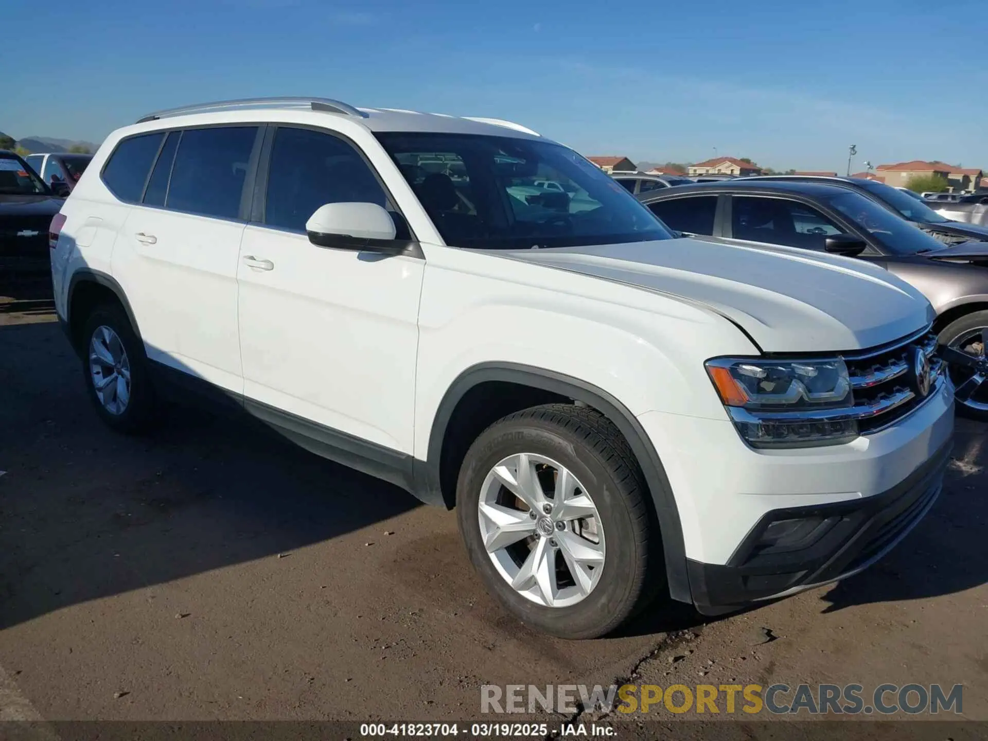 1 Photograph of a damaged car 1V2WR2CA6KC560718 VOLKSWAGEN ATLAS 2019