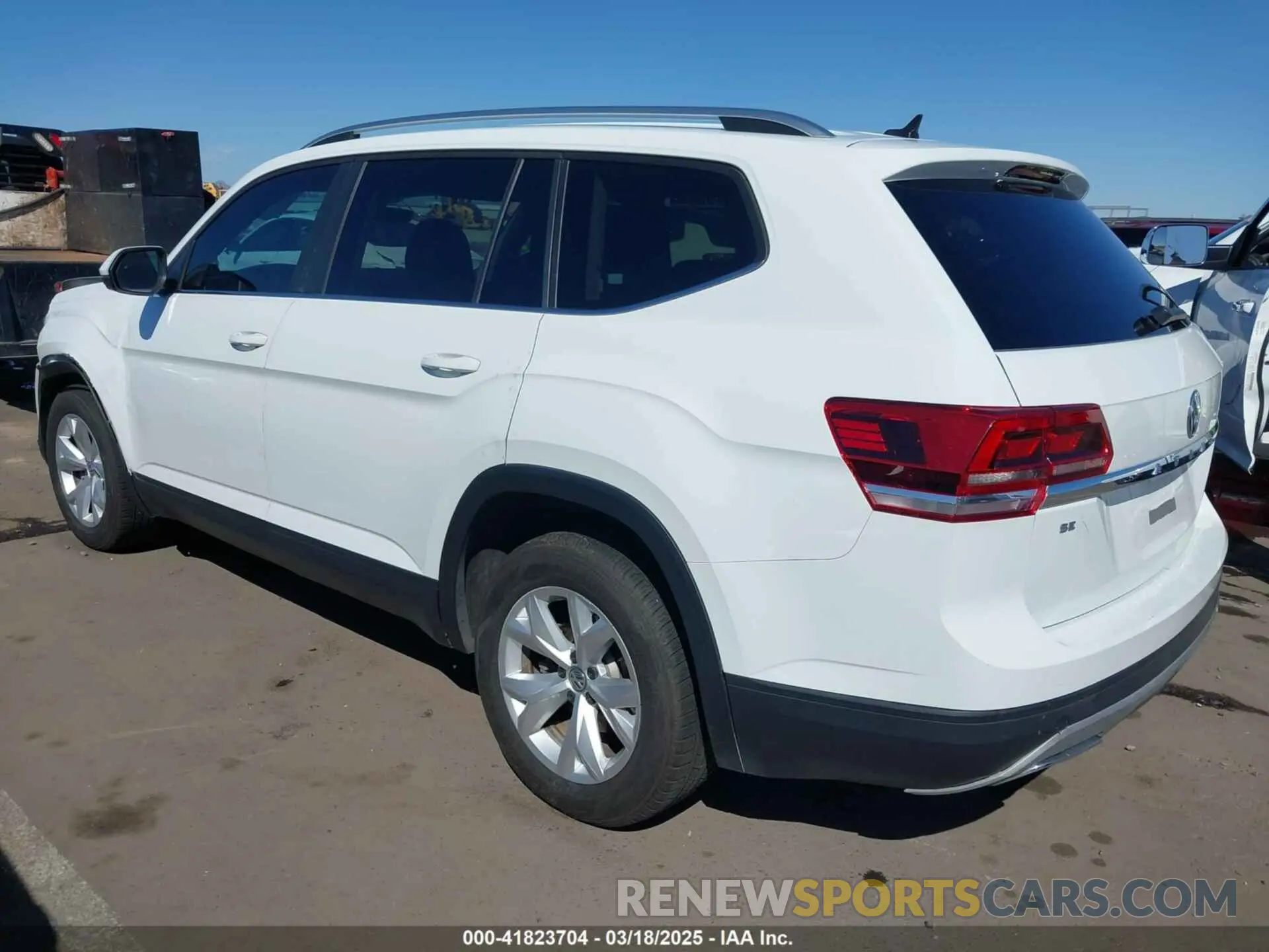 3 Photograph of a damaged car 1V2WR2CA6KC560718 VOLKSWAGEN ATLAS 2019