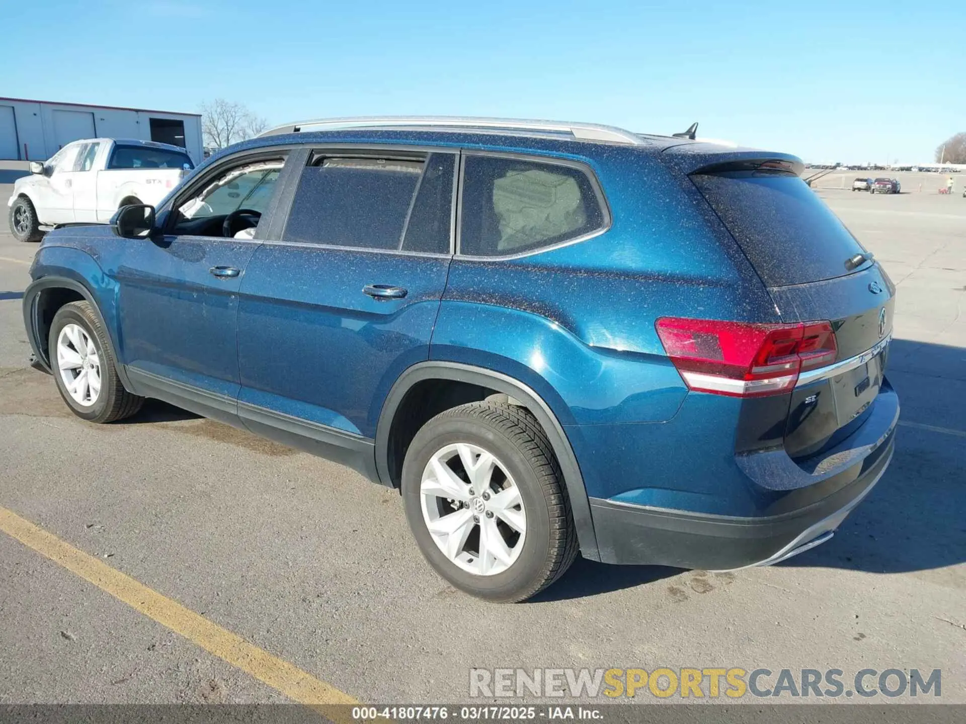 3 Photograph of a damaged car 1V2WR2CA6KC564820 VOLKSWAGEN ATLAS 2019