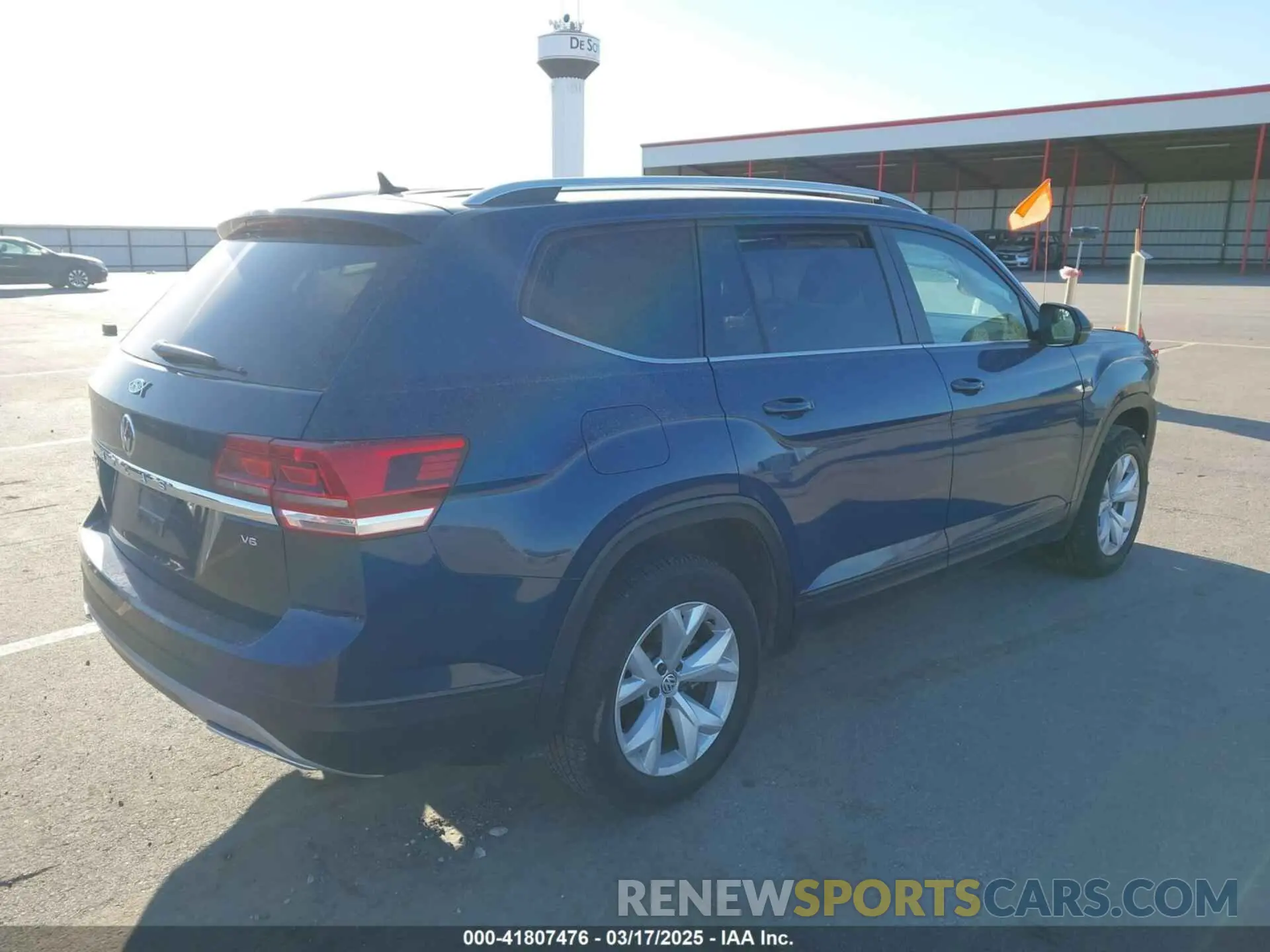 4 Photograph of a damaged car 1V2WR2CA6KC564820 VOLKSWAGEN ATLAS 2019