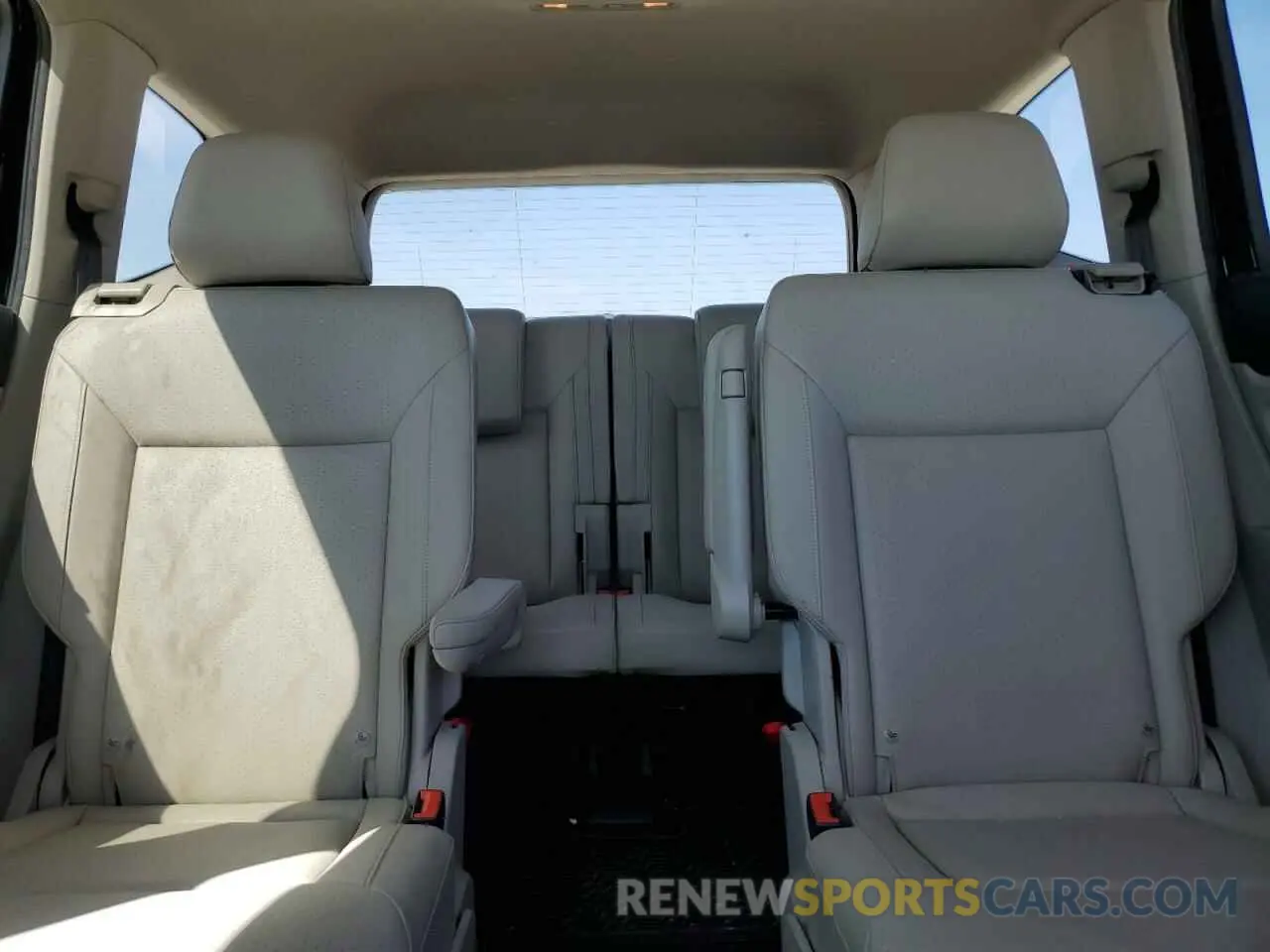 10 Photograph of a damaged car 1V2WR2CA7KC609182 VOLKSWAGEN ATLAS 2019