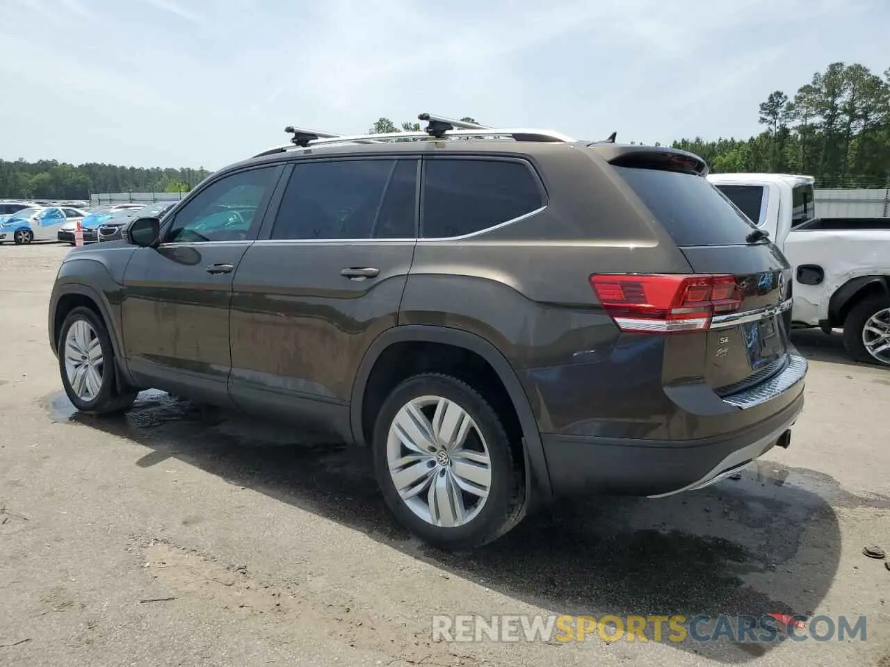 2 Photograph of a damaged car 1V2WR2CAXKC521646 VOLKSWAGEN ATLAS 2019