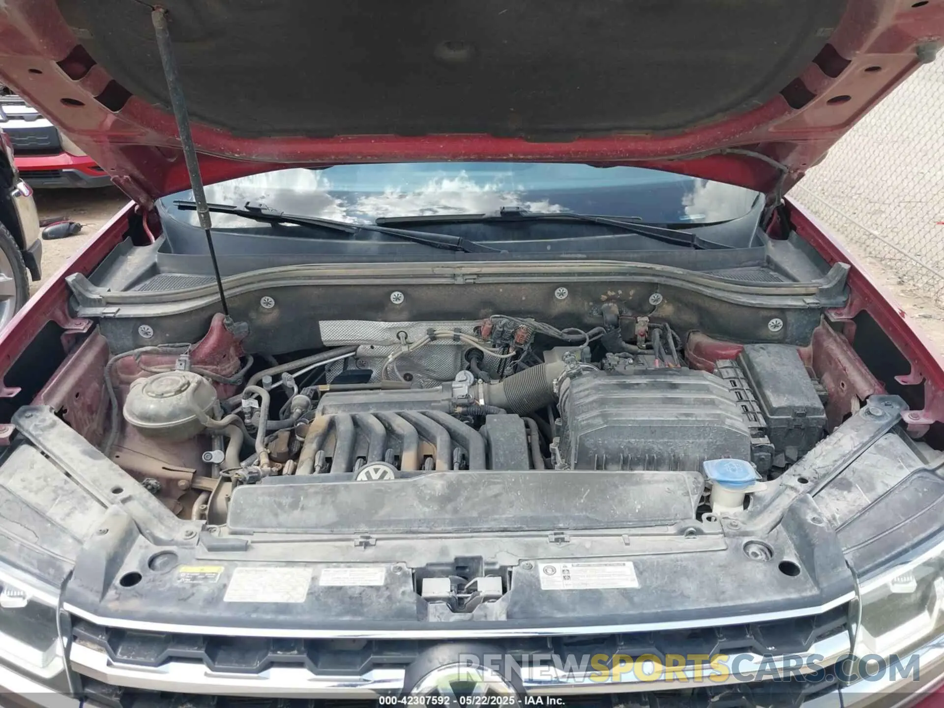 10 Photograph of a damaged car 1V2WR2CAXKC563315 VOLKSWAGEN ATLAS 2019
