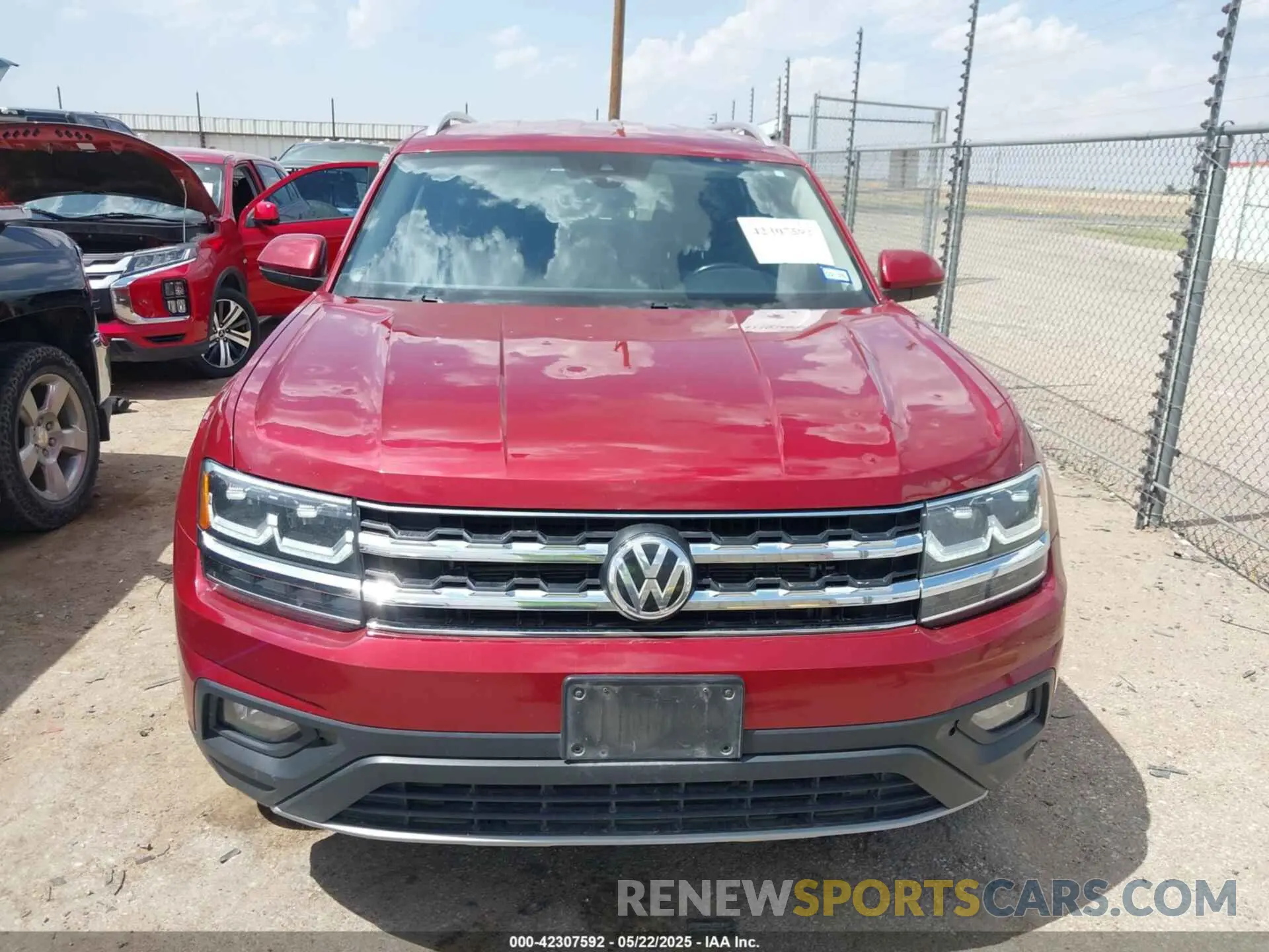 12 Photograph of a damaged car 1V2WR2CAXKC563315 VOLKSWAGEN ATLAS 2019