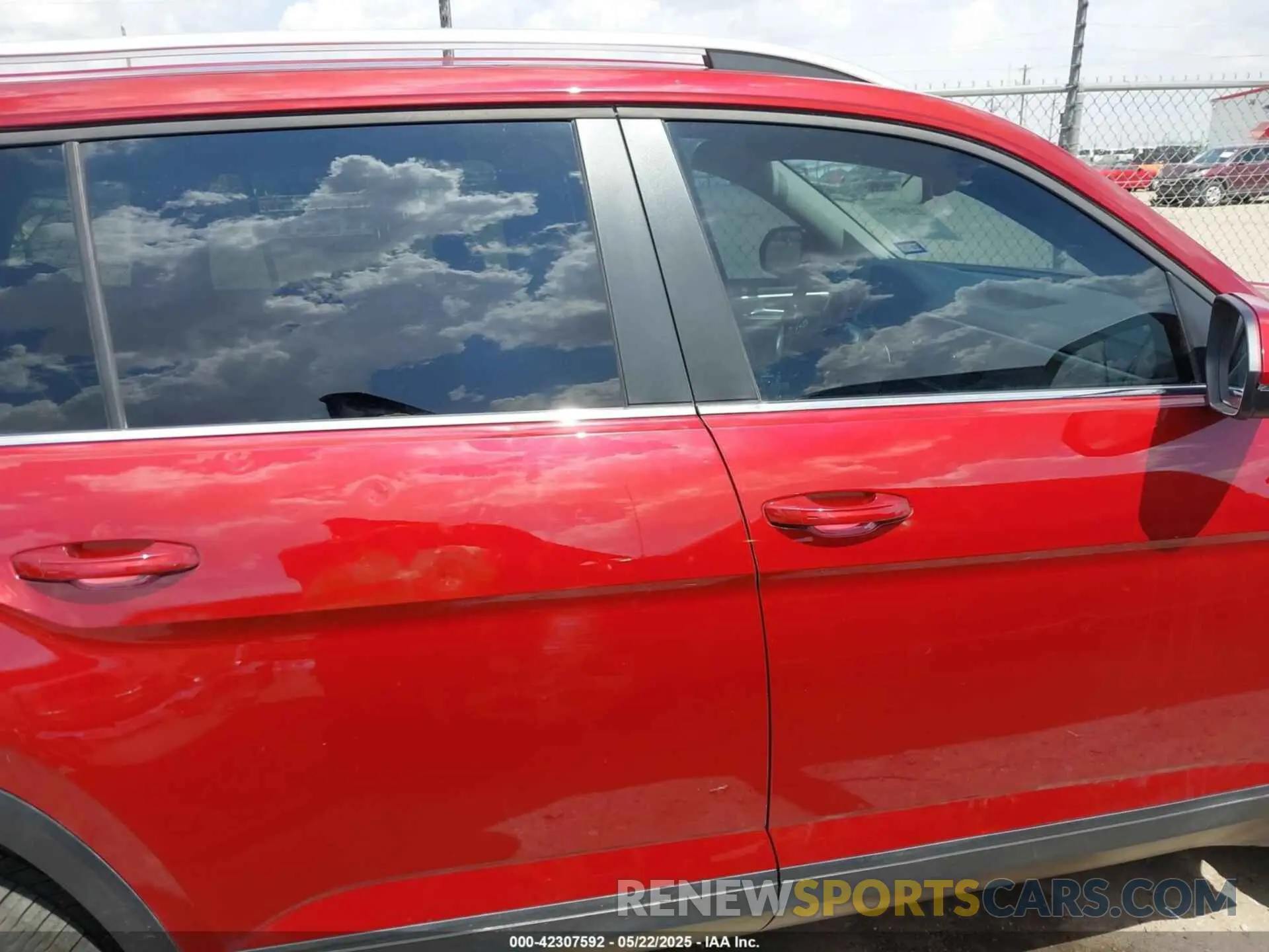 13 Photograph of a damaged car 1V2WR2CAXKC563315 VOLKSWAGEN ATLAS 2019