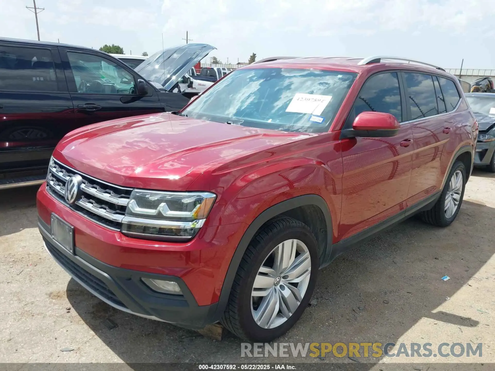 2 Photograph of a damaged car 1V2WR2CAXKC563315 VOLKSWAGEN ATLAS 2019