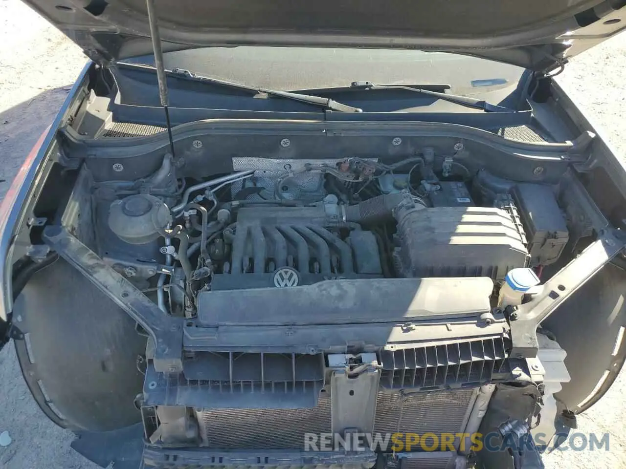 12 Photograph of a damaged car 1V2WR2CAXKC576470 VOLKSWAGEN ATLAS 2019