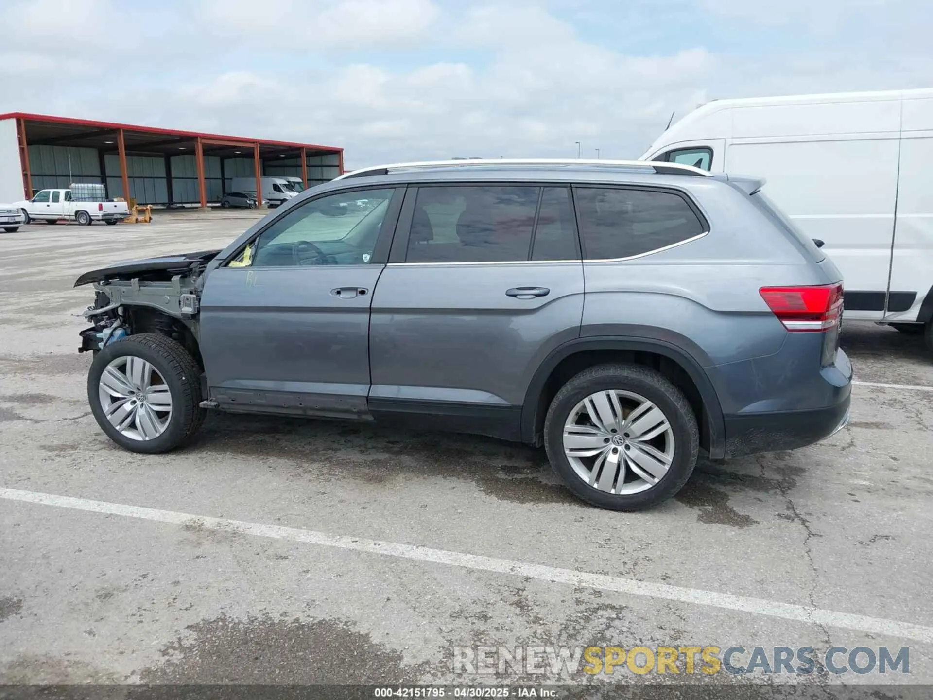 14 Photograph of a damaged car 1V2WR2CAXKC611864 VOLKSWAGEN ATLAS 2019