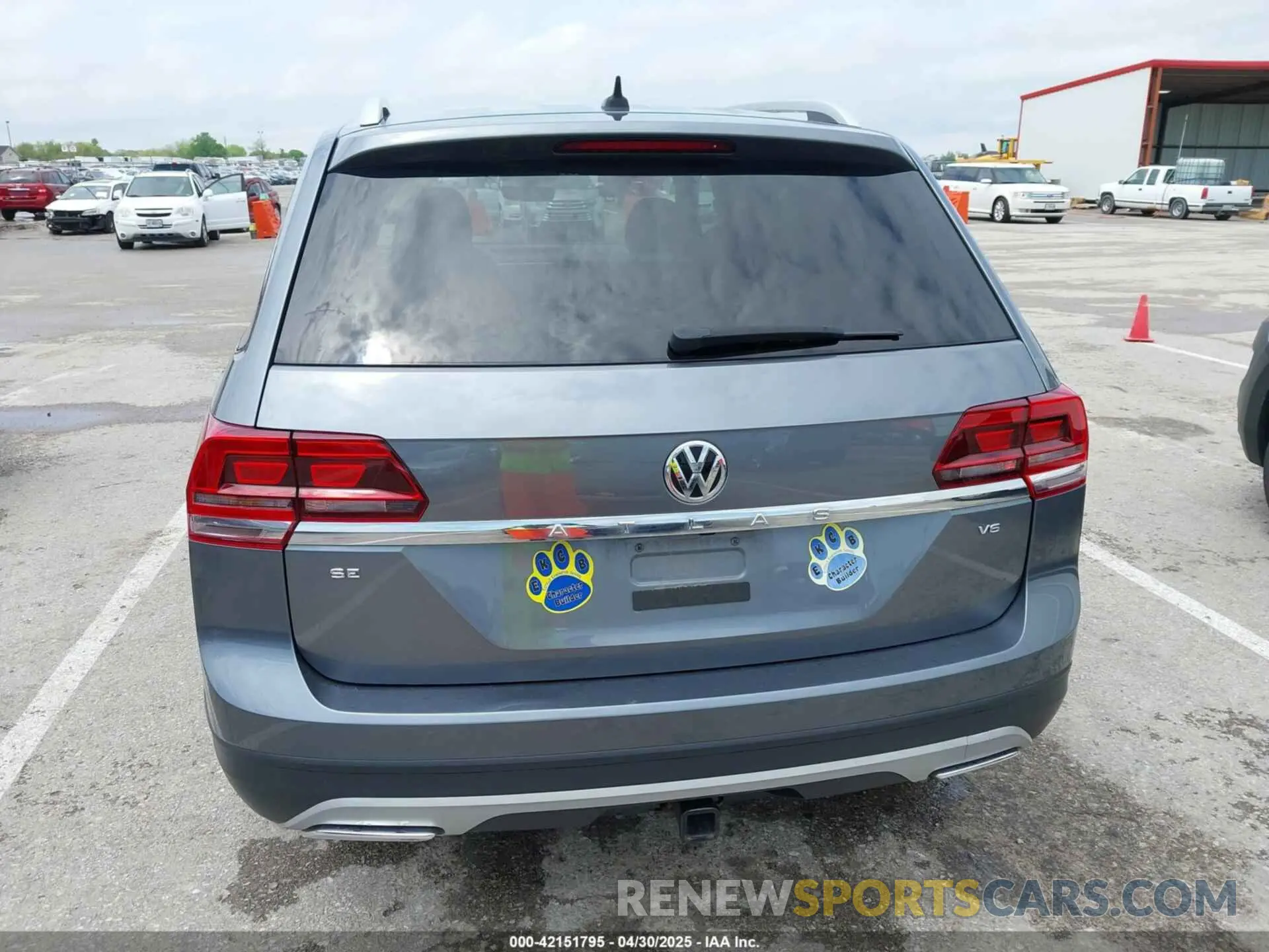 16 Photograph of a damaged car 1V2WR2CAXKC611864 VOLKSWAGEN ATLAS 2019