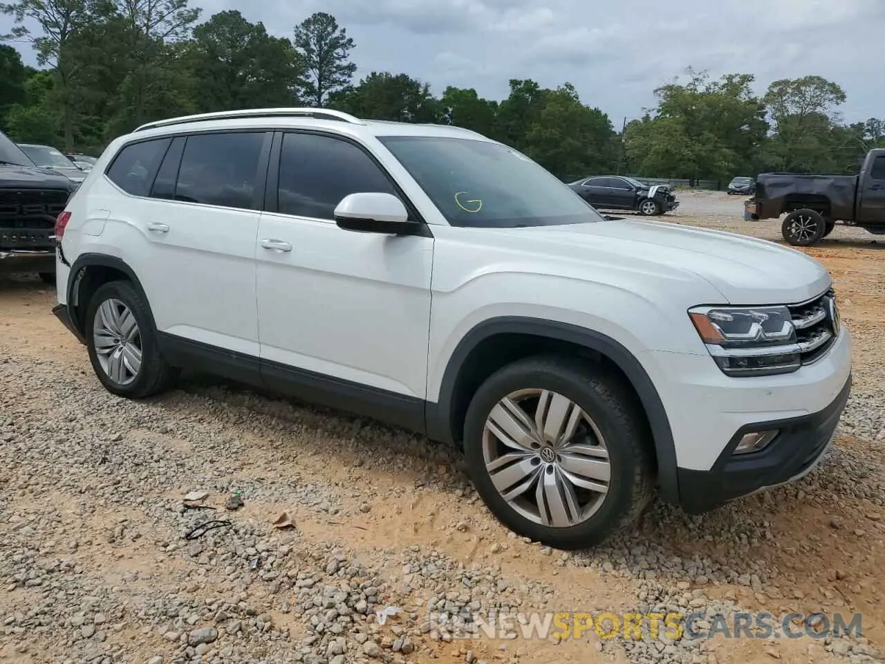 4 Photograph of a damaged car 1V2WR2CAXKC612609 VOLKSWAGEN ATLAS 2019
