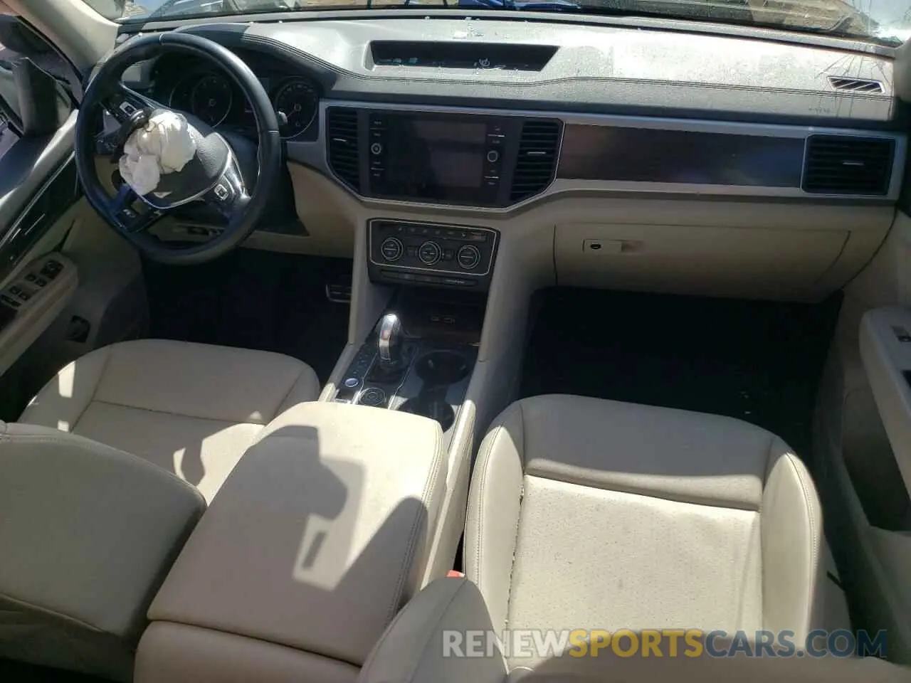 8 Photograph of a damaged car 1V2XR2CA0KC519974 VOLKSWAGEN ATLAS 2019