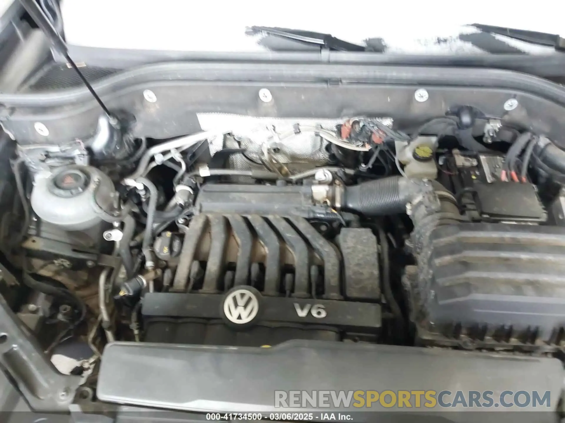 10 Photograph of a damaged car 1V2XR2CA0KC589099 VOLKSWAGEN ATLAS 2019