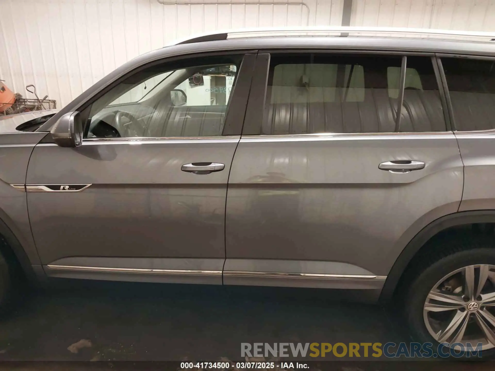 15 Photograph of a damaged car 1V2XR2CA0KC589099 VOLKSWAGEN ATLAS 2019