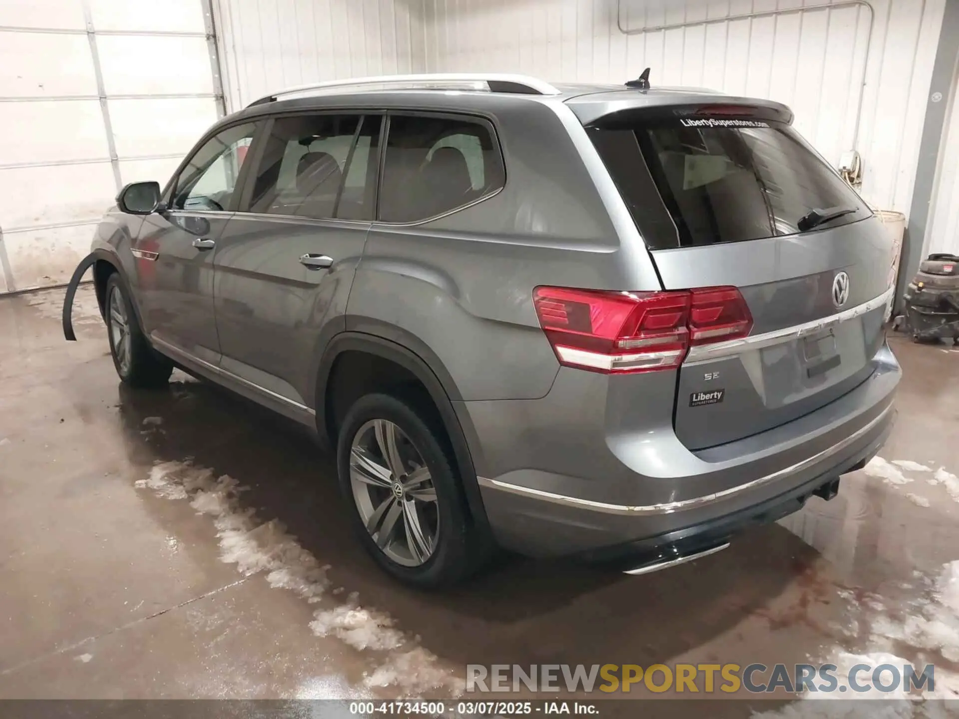 3 Photograph of a damaged car 1V2XR2CA0KC589099 VOLKSWAGEN ATLAS 2019