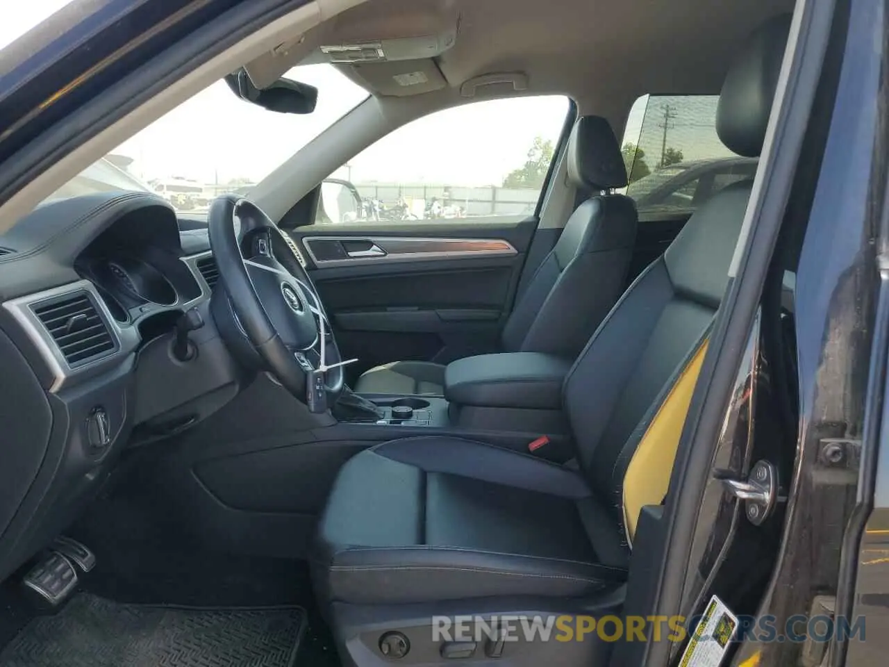 7 Photograph of a damaged car 1V2XR2CA4KC565064 VOLKSWAGEN ATLAS 2019