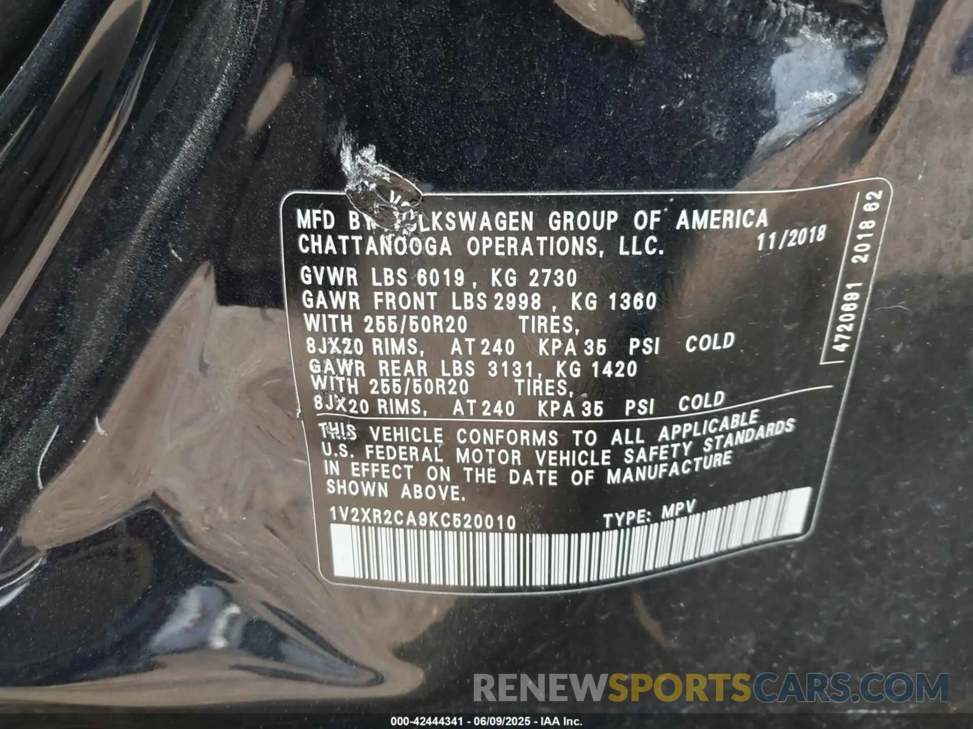 9 Photograph of a damaged car 1V2XR2CA9KC520010 VOLKSWAGEN ATLAS 2019