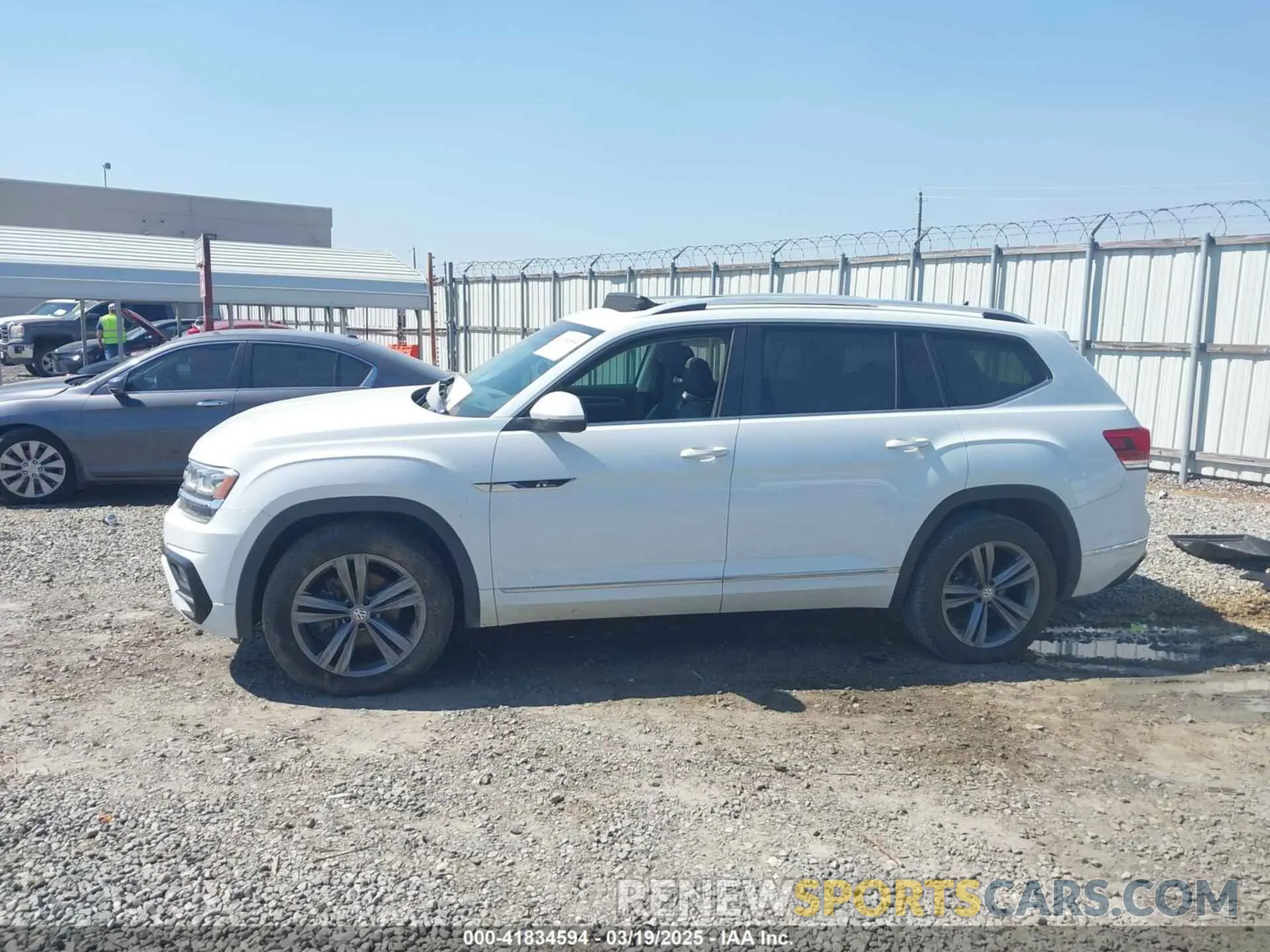 14 Photograph of a damaged car 1V2YR2CA0KC582951 VOLKSWAGEN ATLAS 2019