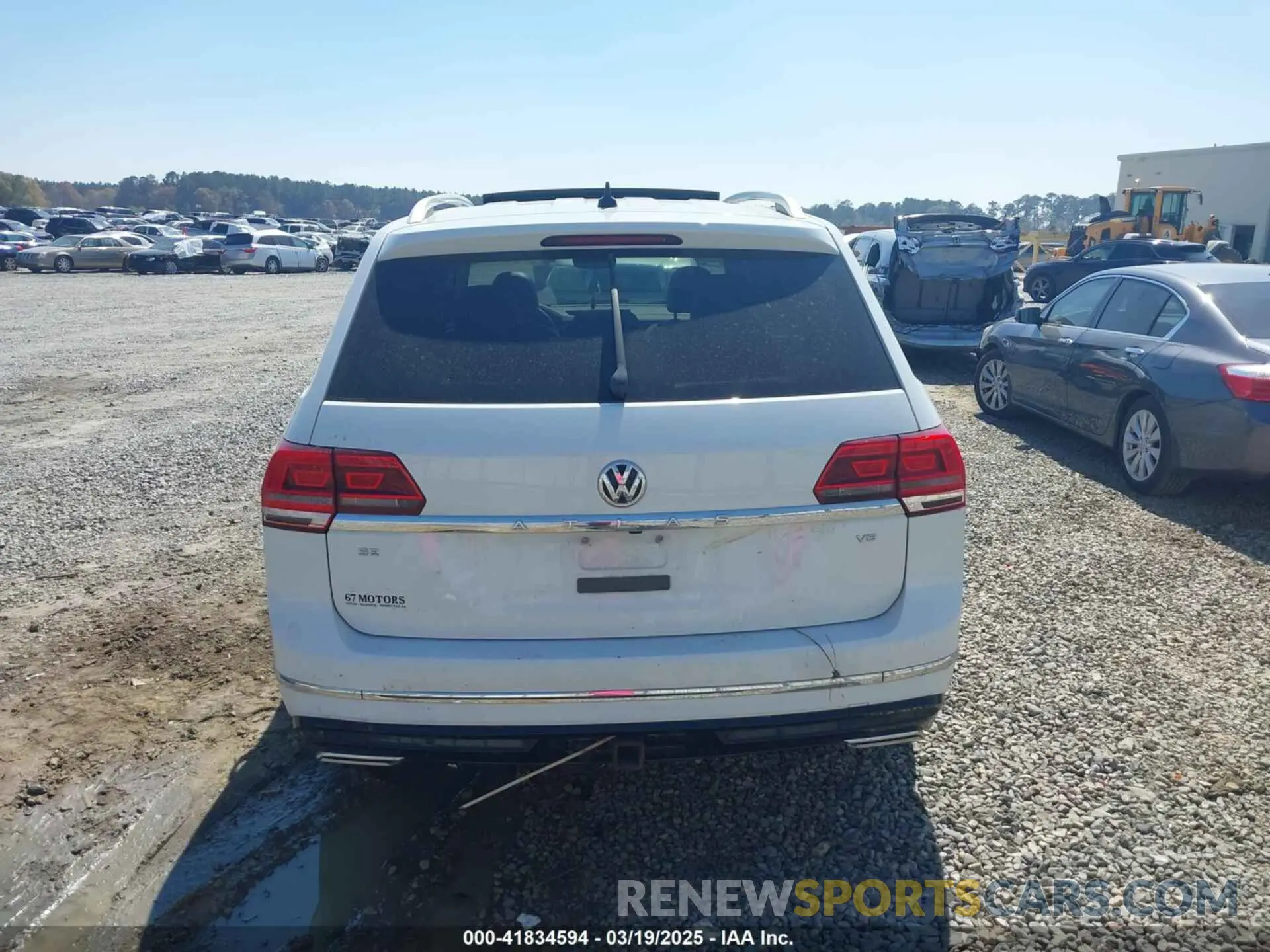 16 Photograph of a damaged car 1V2YR2CA0KC582951 VOLKSWAGEN ATLAS 2019