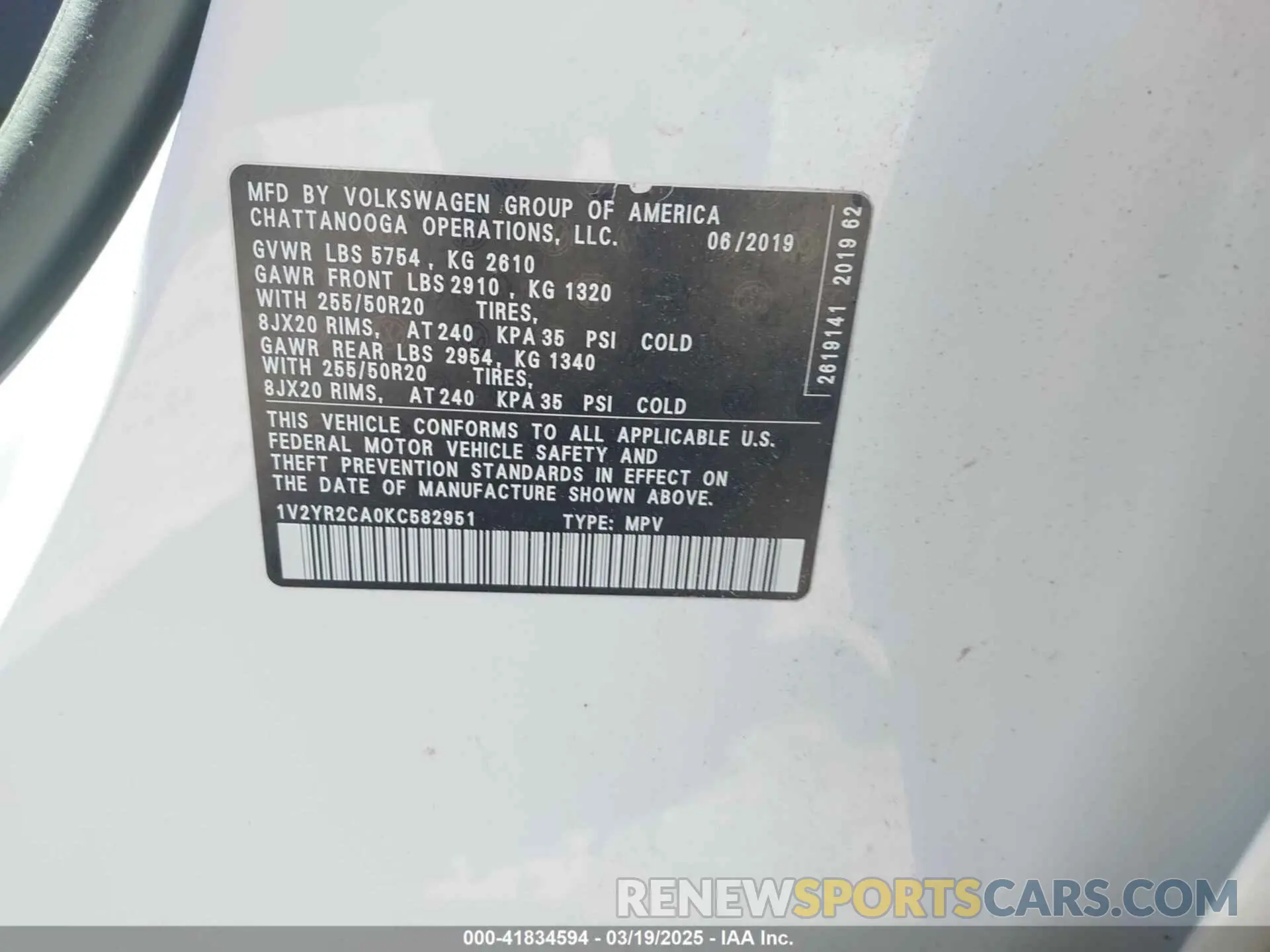 9 Photograph of a damaged car 1V2YR2CA0KC582951 VOLKSWAGEN ATLAS 2019