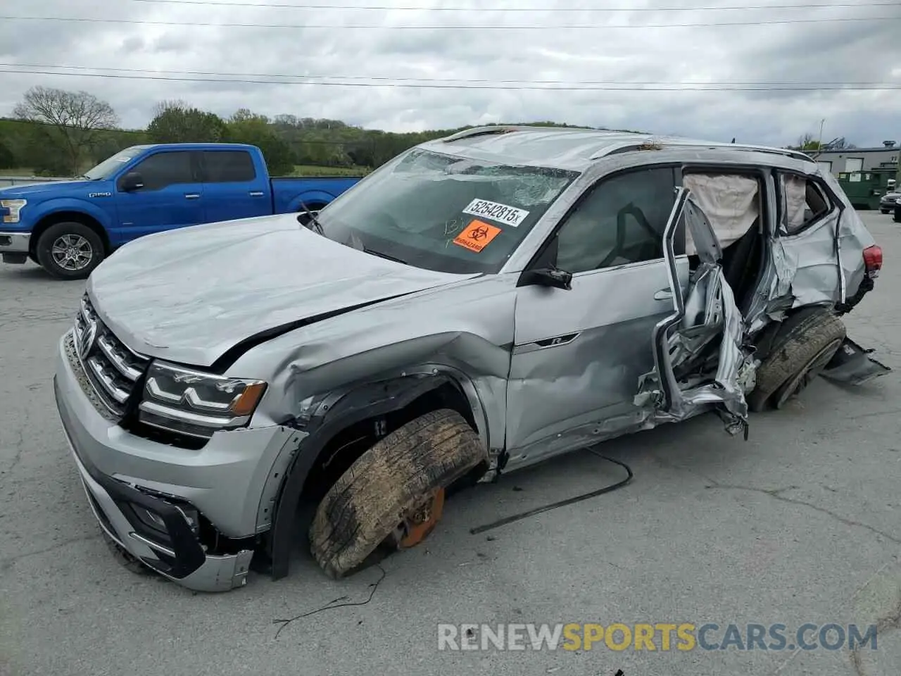 1 Photograph of a damaged car 1V2YR2CA0KC599989 VOLKSWAGEN ATLAS 2019