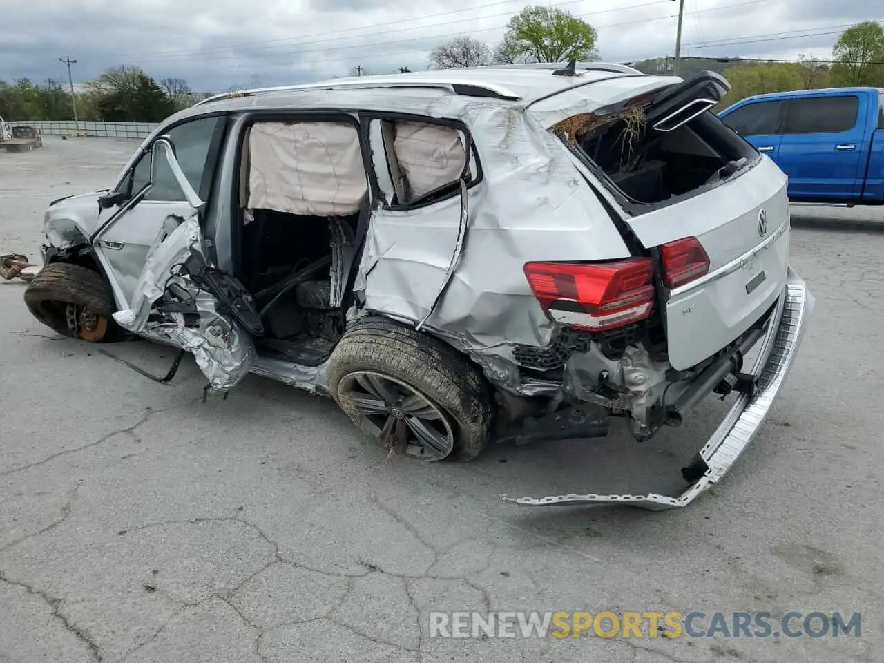 2 Photograph of a damaged car 1V2YR2CA0KC599989 VOLKSWAGEN ATLAS 2019