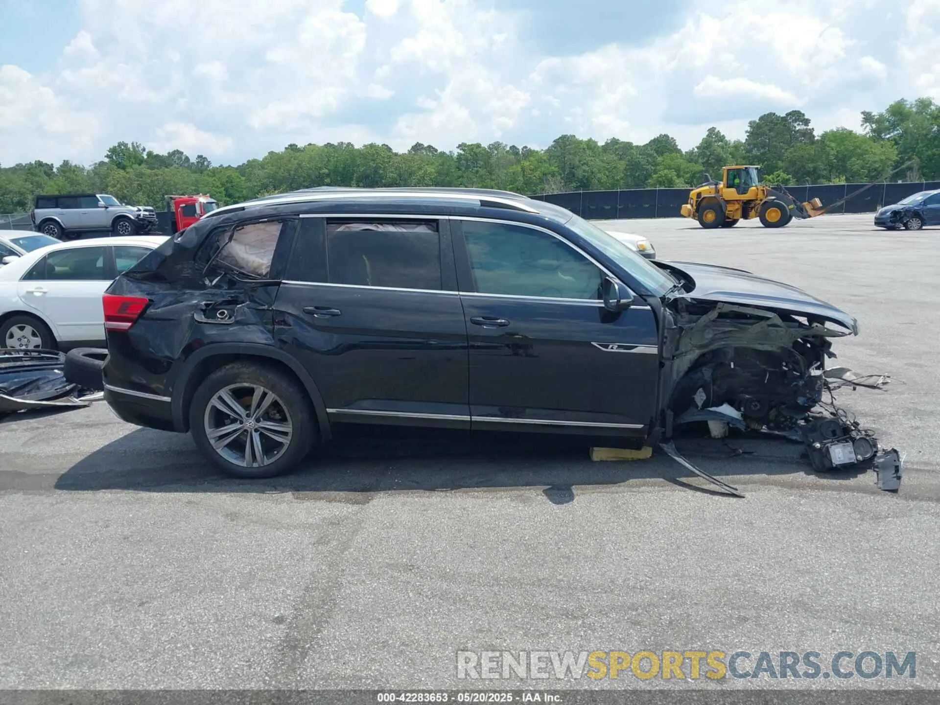 13 Photograph of a damaged car 1V2YR2CA2KC599024 VOLKSWAGEN ATLAS 2019