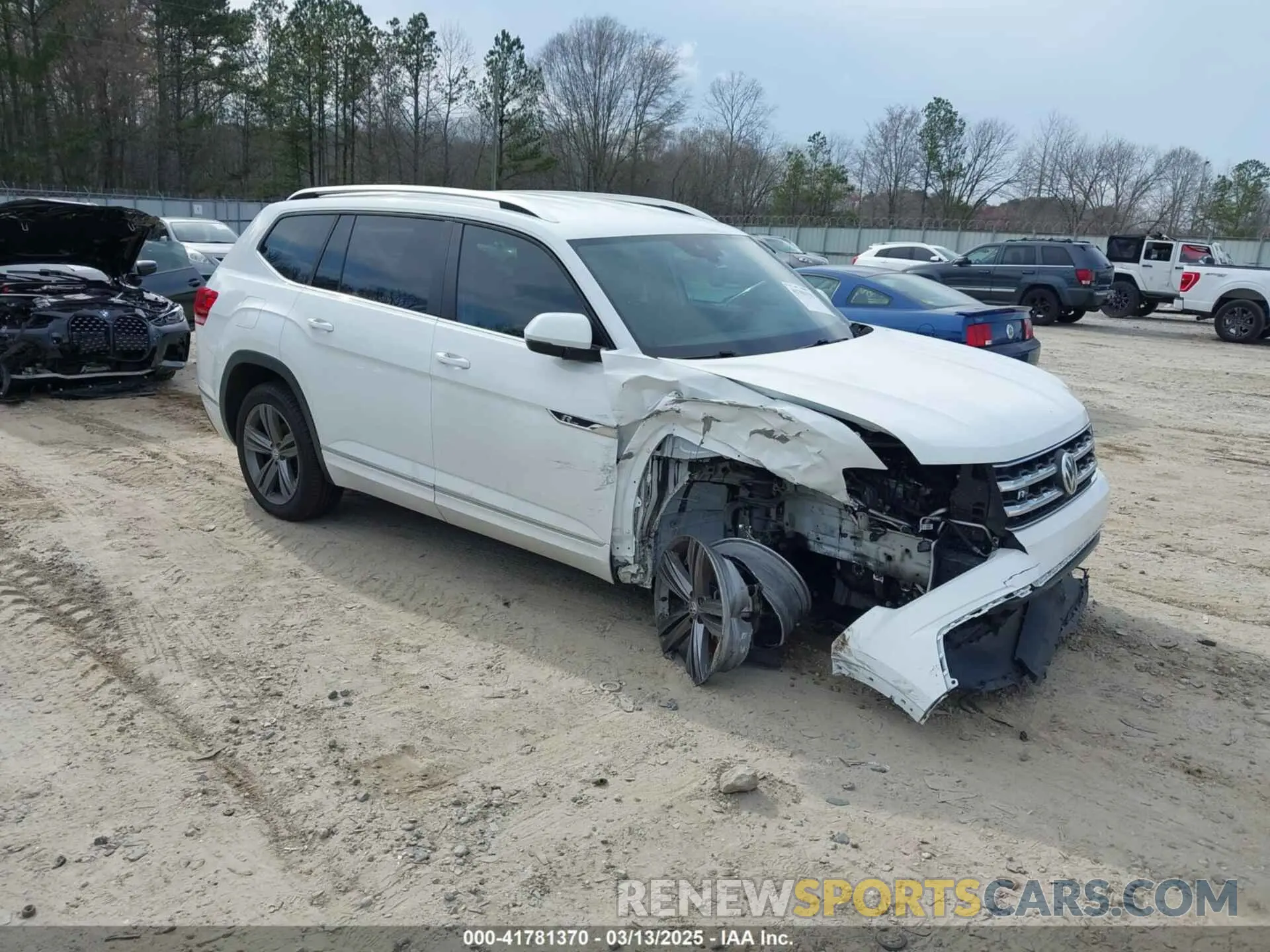 1 Photograph of a damaged car 1V2YR2CA3KC547188 VOLKSWAGEN ATLAS 2019
