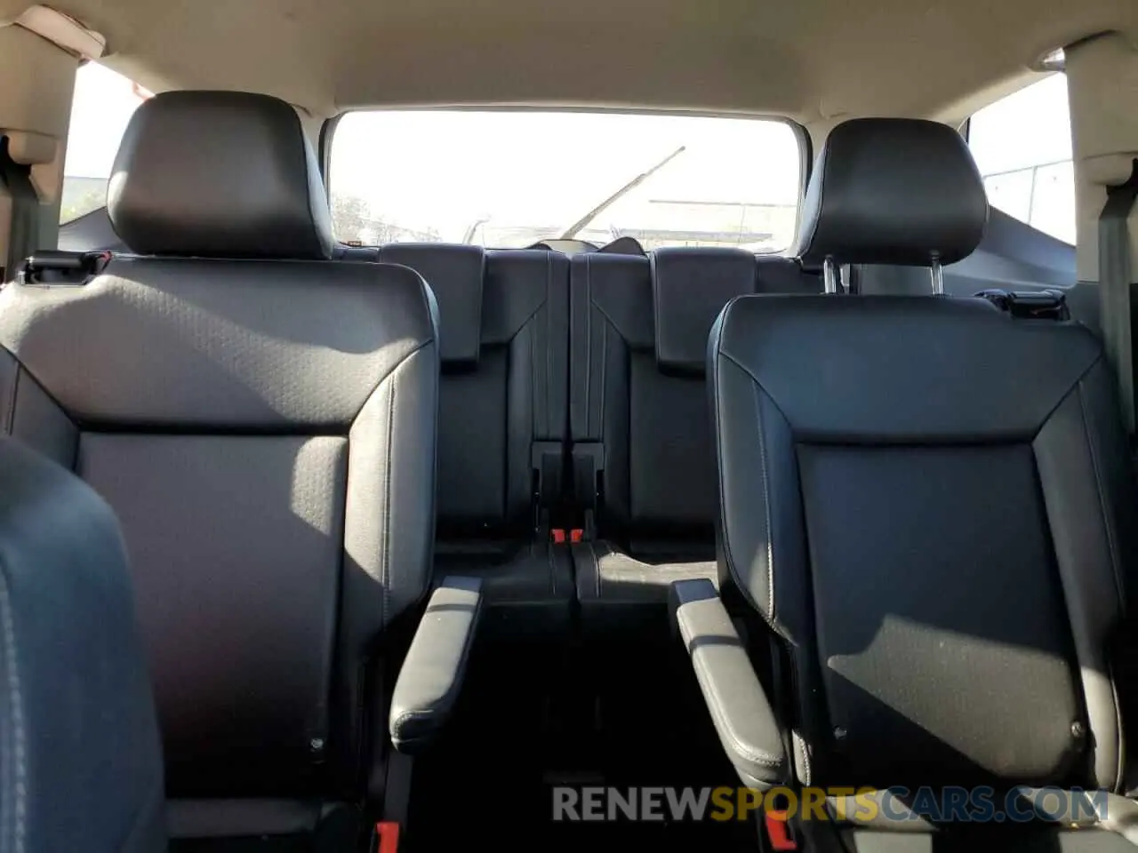 10 Photograph of a damaged car 1V2YR2CA8KC512761 VOLKSWAGEN ATLAS 2019