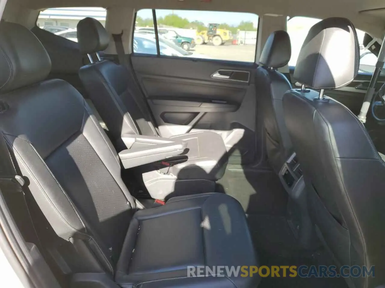 11 Photograph of a damaged car 1V2YR2CA8KC512761 VOLKSWAGEN ATLAS 2019