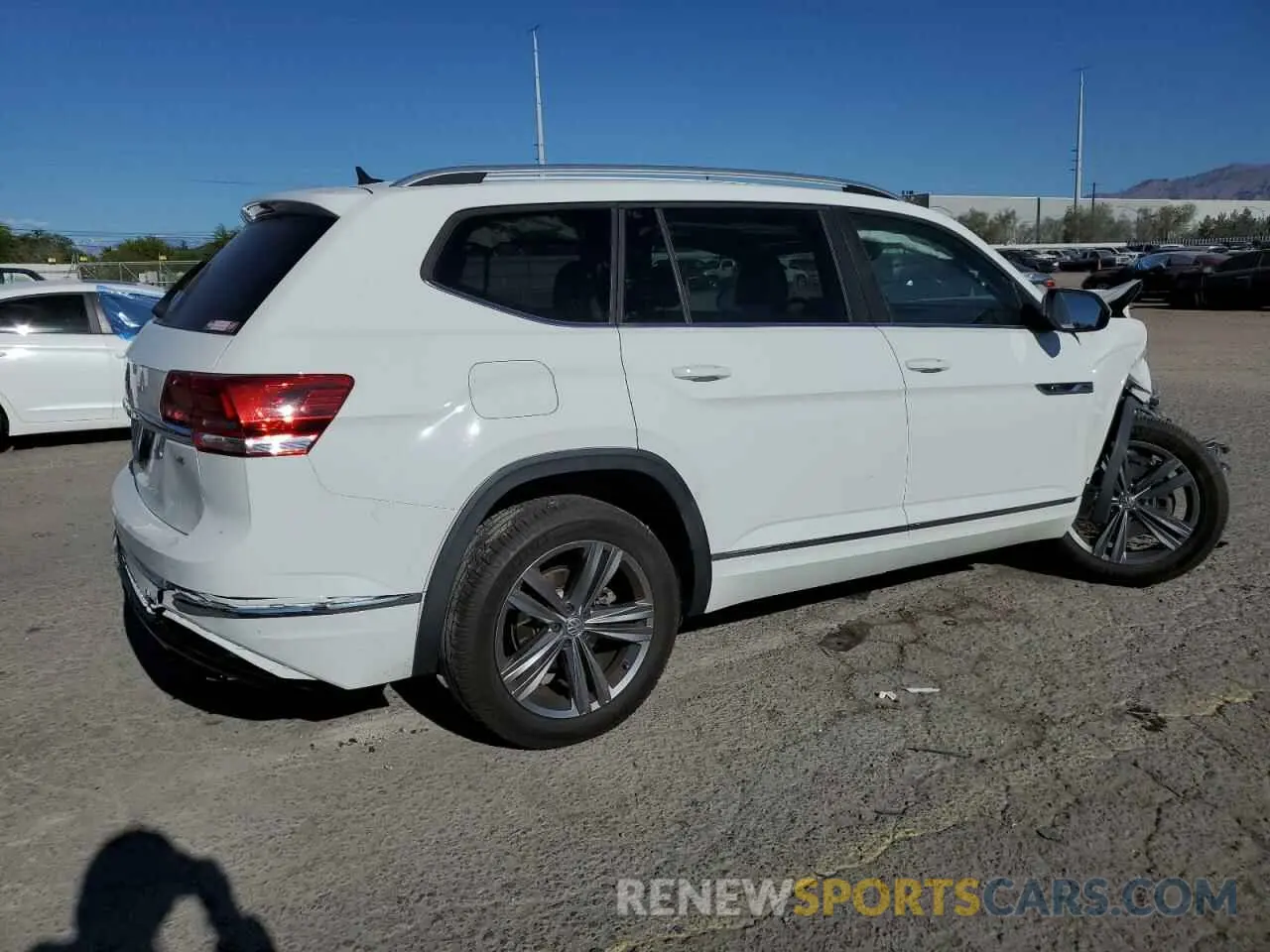 3 Photograph of a damaged car 1V2YR2CA8KC512761 VOLKSWAGEN ATLAS 2019