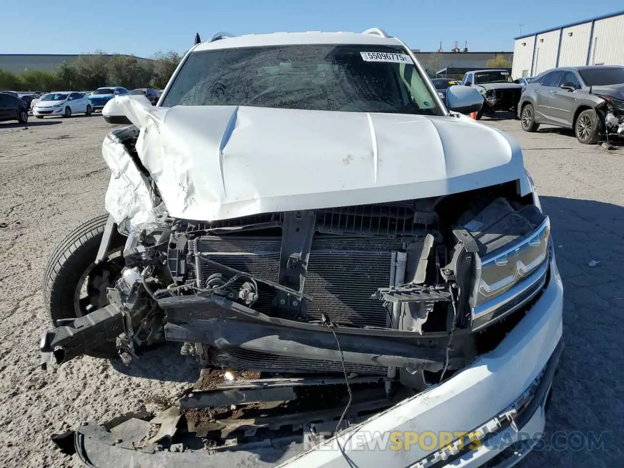 5 Photograph of a damaged car 1V2YR2CA8KC512761 VOLKSWAGEN ATLAS 2019