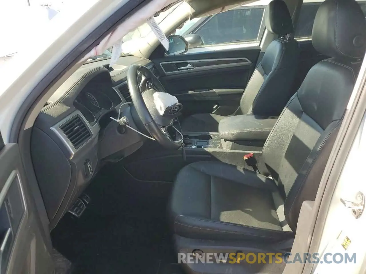 7 Photograph of a damaged car 1V2YR2CA8KC512761 VOLKSWAGEN ATLAS 2019