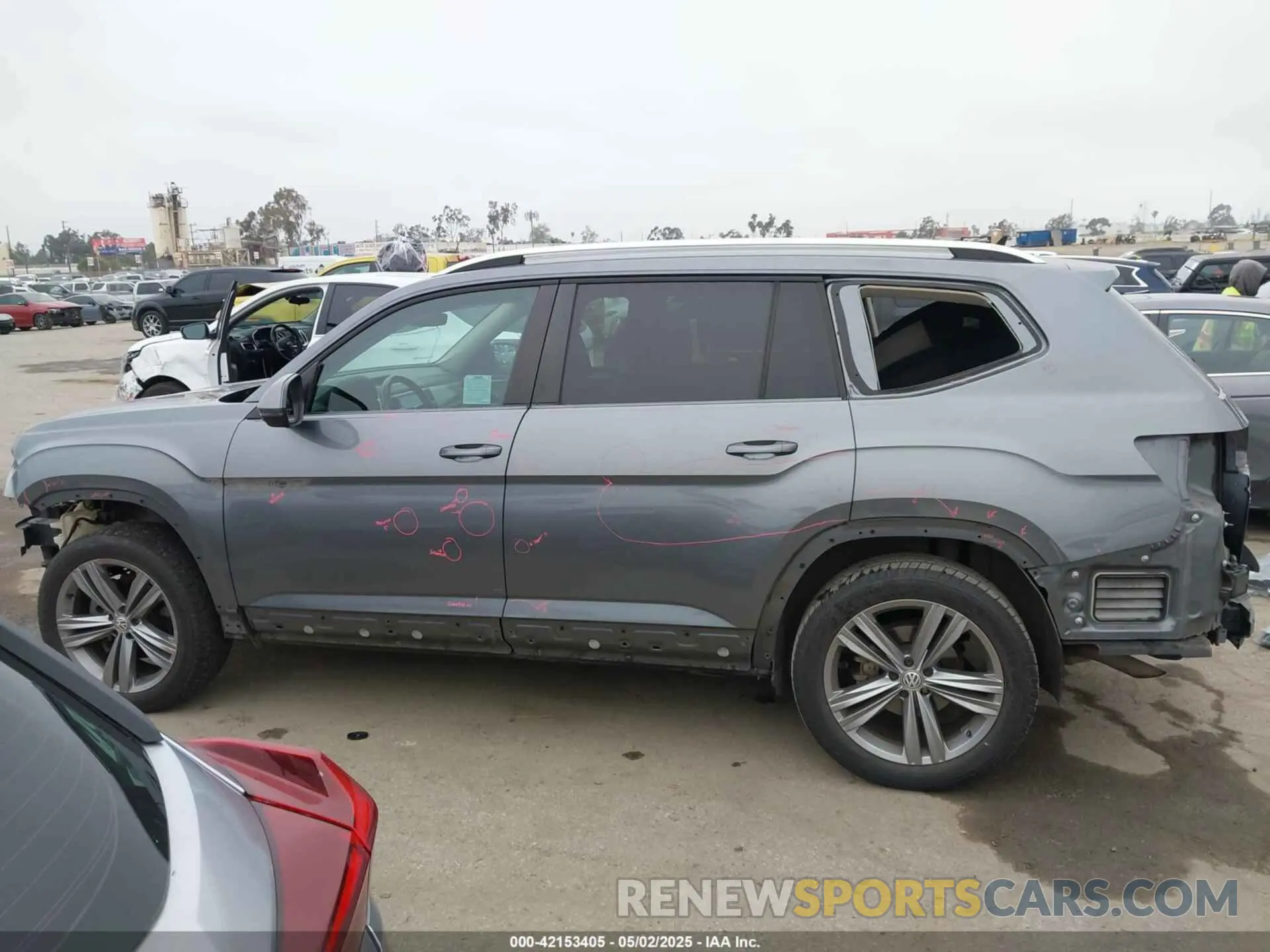 15 Photograph of a damaged car 1V2YR2CA9KC511490 VOLKSWAGEN ATLAS 2019