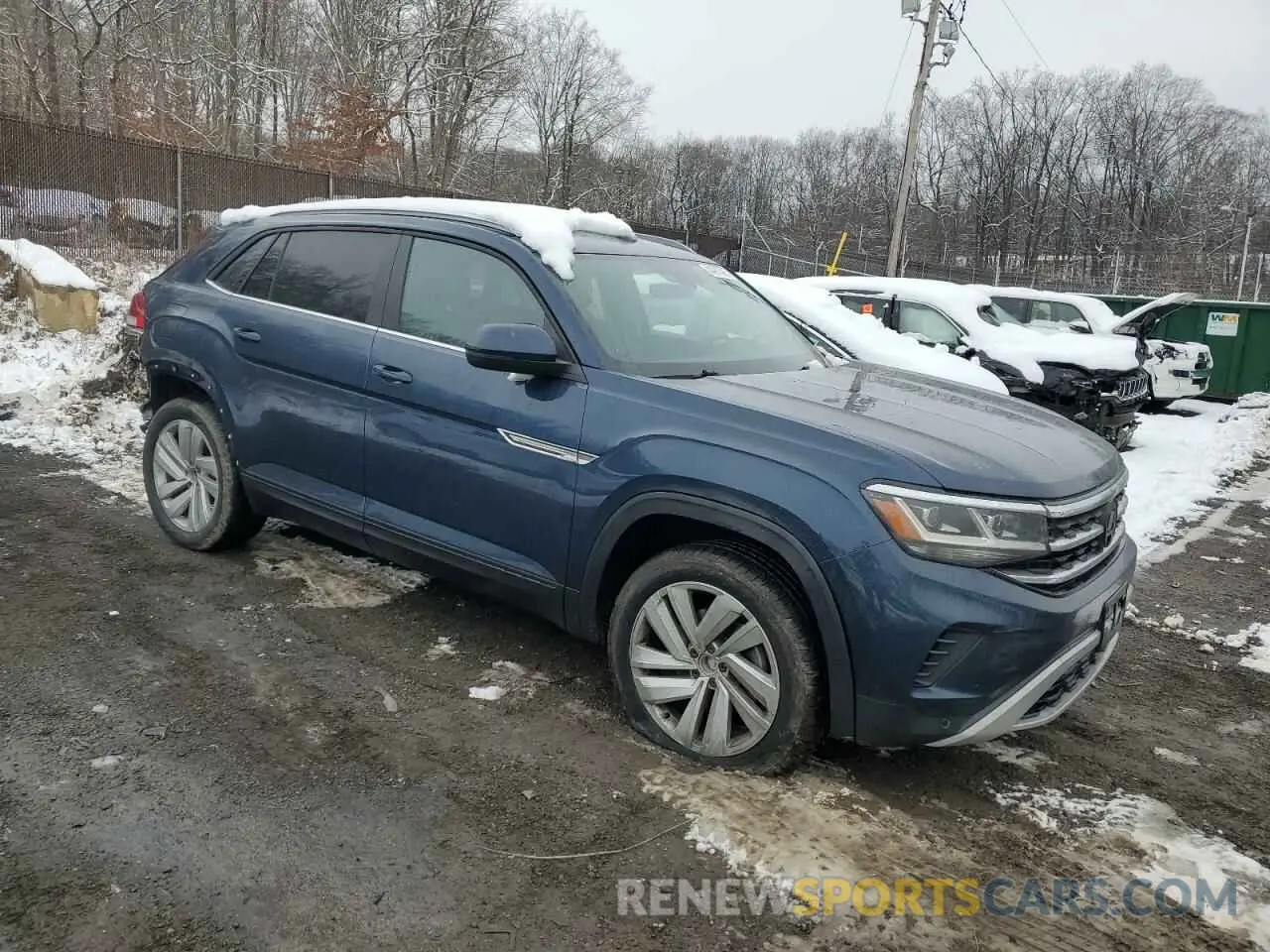 4 Photograph of a damaged car 1V21E2CA0LC211044 VOLKSWAGEN ATLAS 2020