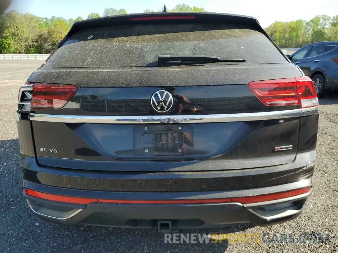 6 Photograph of a damaged car 1V21E2CA0LC227597 VOLKSWAGEN ATLAS 2020