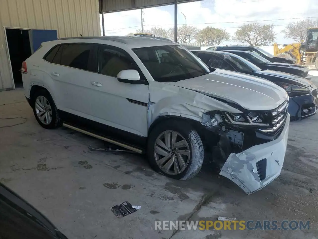 4 Photograph of a damaged car 1V21E2CA8LC231669 VOLKSWAGEN ATLAS 2020