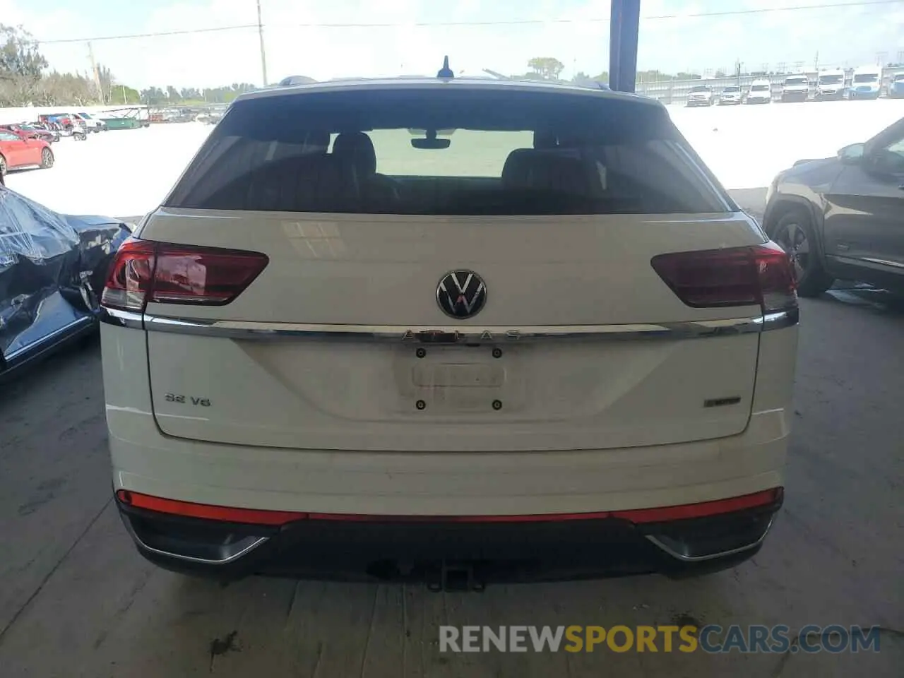 6 Photograph of a damaged car 1V21E2CA8LC231669 VOLKSWAGEN ATLAS 2020