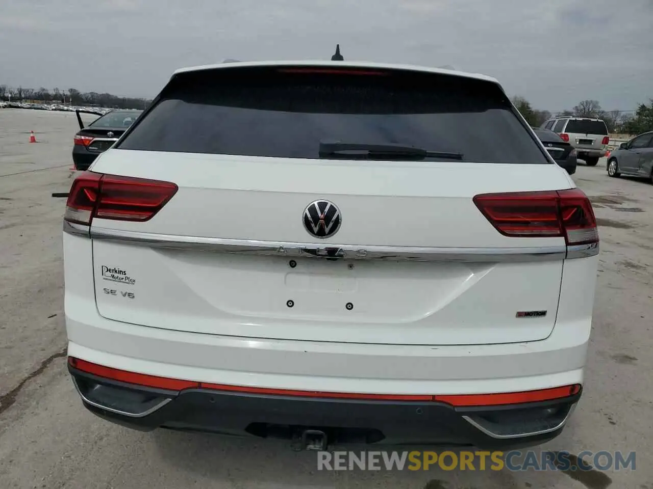 6 Photograph of a damaged car 1V21E2CAXLC221676 VOLKSWAGEN ATLAS 2020
