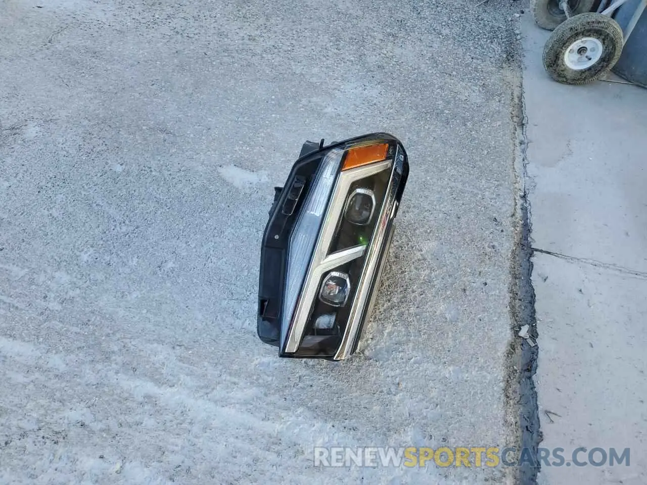 13 Photograph of a damaged car 1V23C2CA6LC226467 VOLKSWAGEN ATLAS 2020