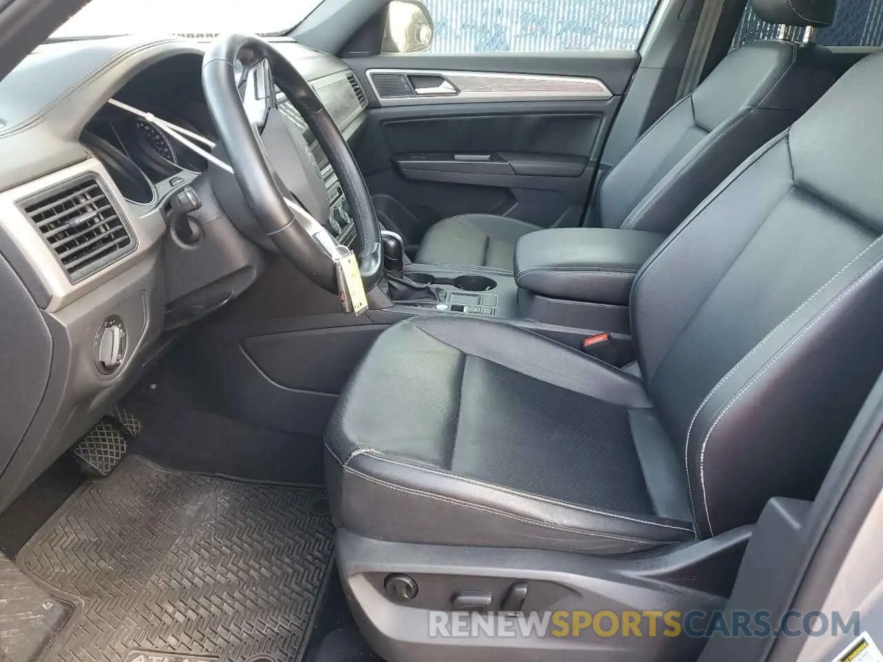 7 Photograph of a damaged car 1V23C2CA6LC226467 VOLKSWAGEN ATLAS 2020